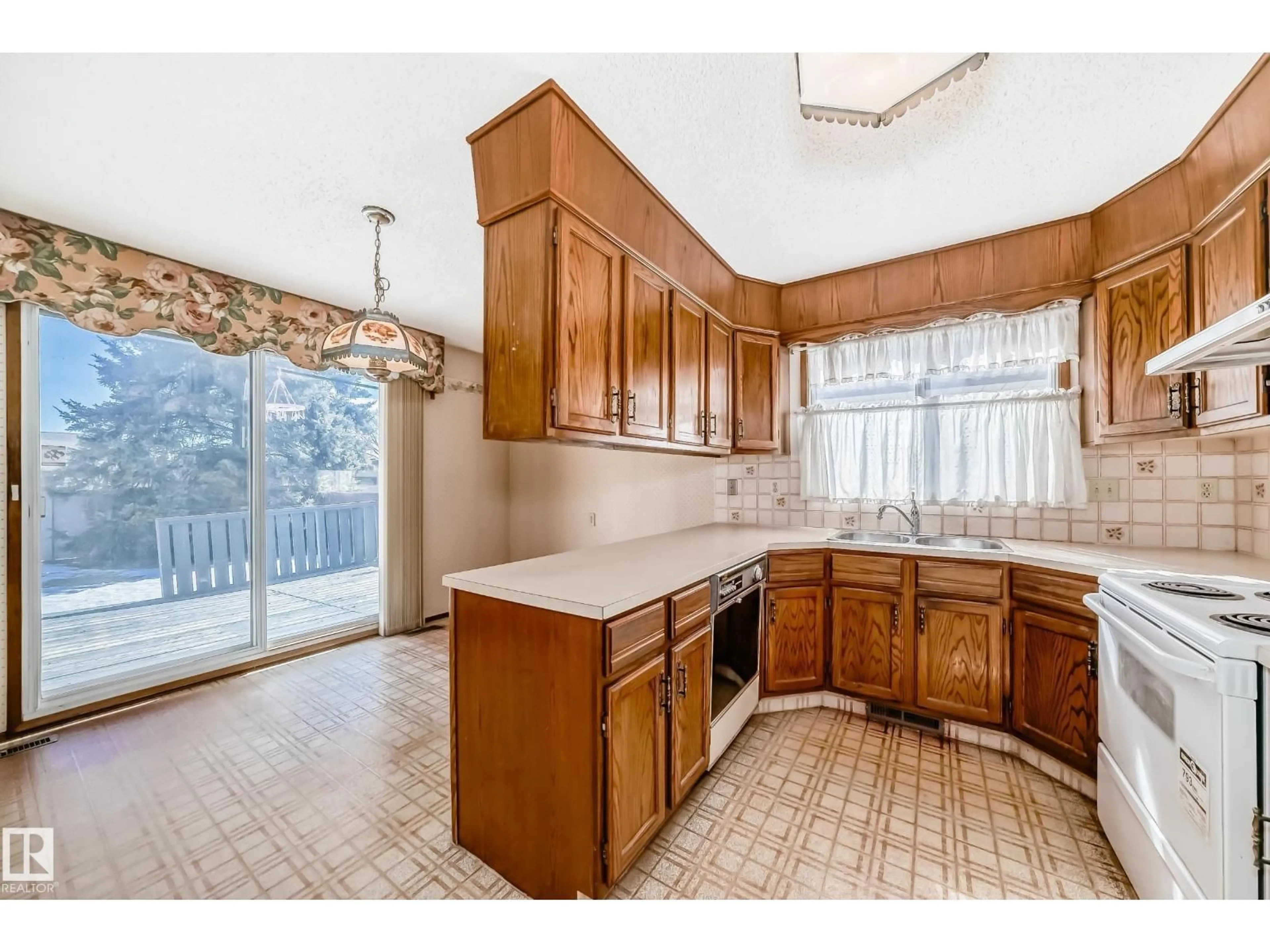 Standard kitchen, unknown for NW - 14237 22A ST, Edmonton Alberta T5Y1E2