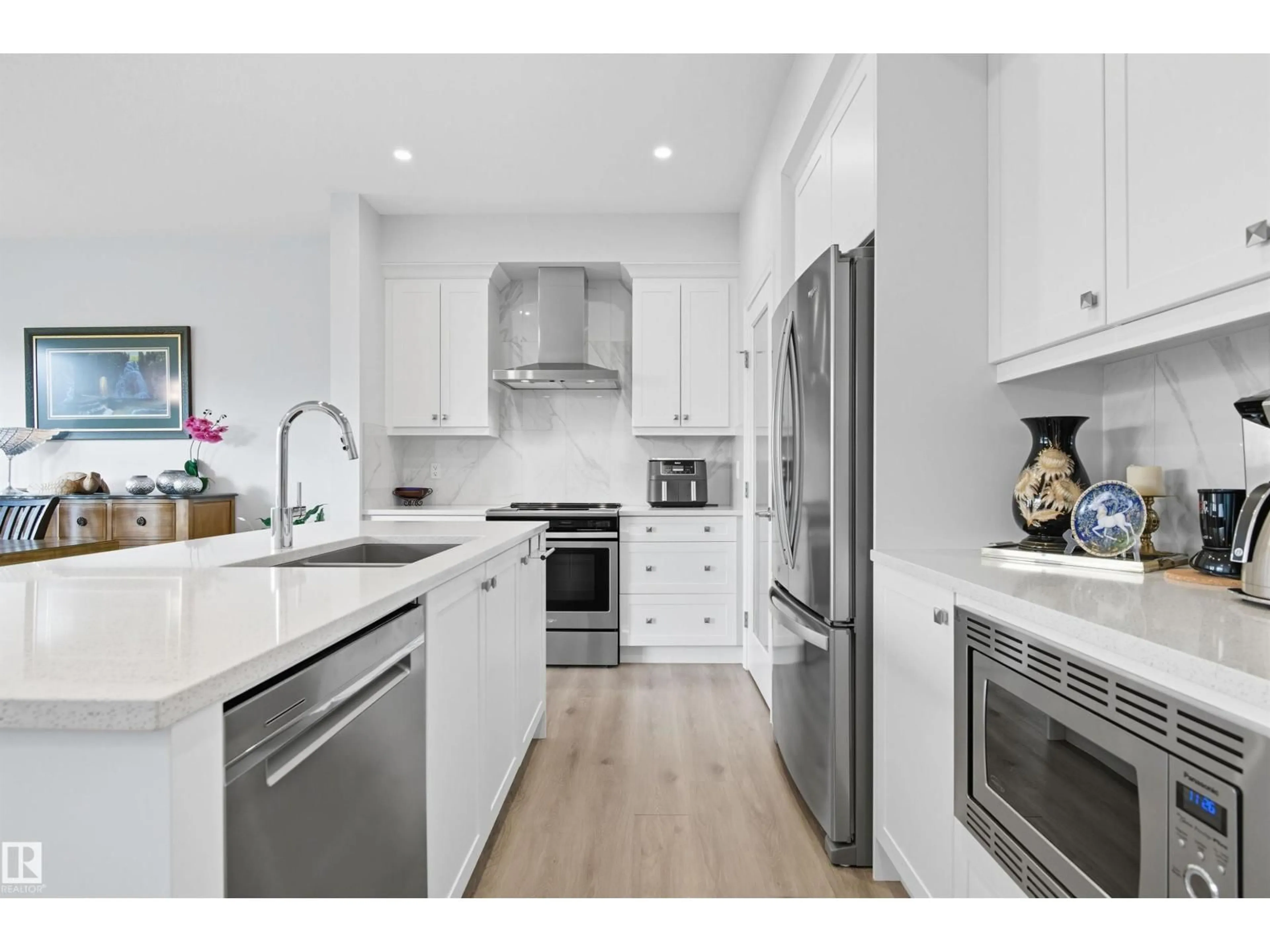 Open concept kitchen, unknown for 2631 DONAGHEY CR, Edmonton Alberta T6W4T2