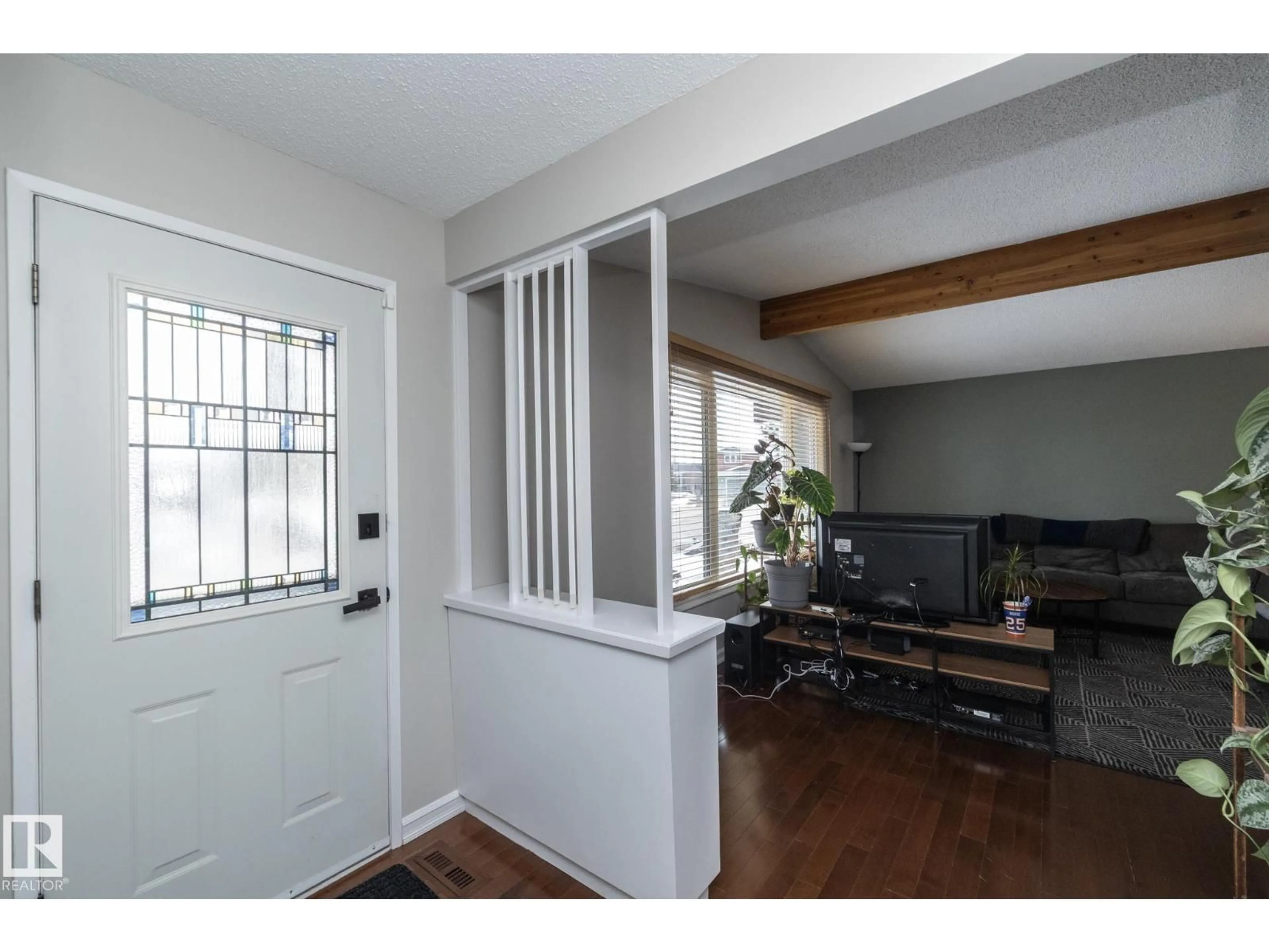 Indoor entryway for NW - 7123 39A AV, Edmonton Alberta T6K0R7