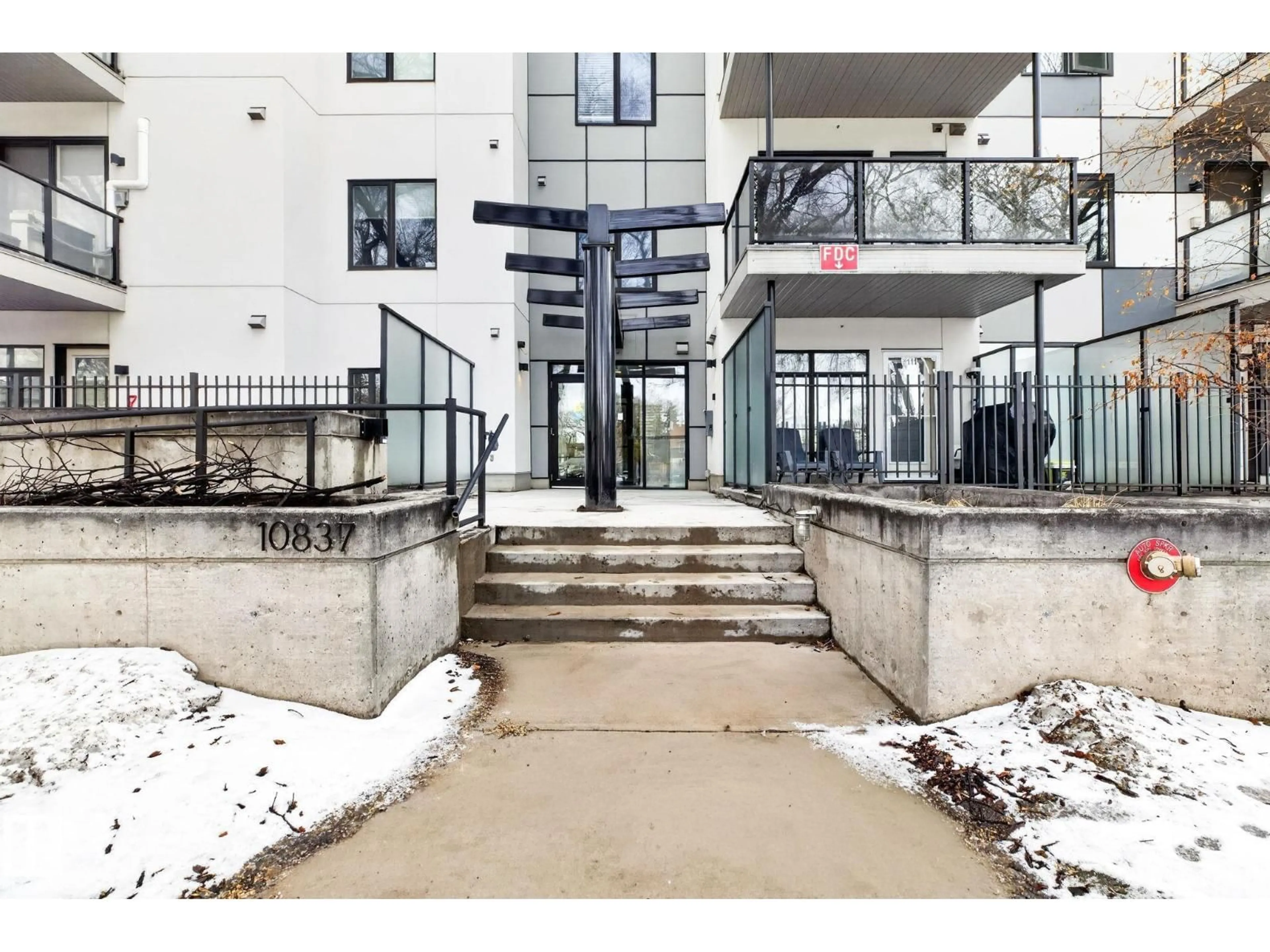 Unknown for #307 - 10837 83 AV, Edmonton Alberta T6E2E6