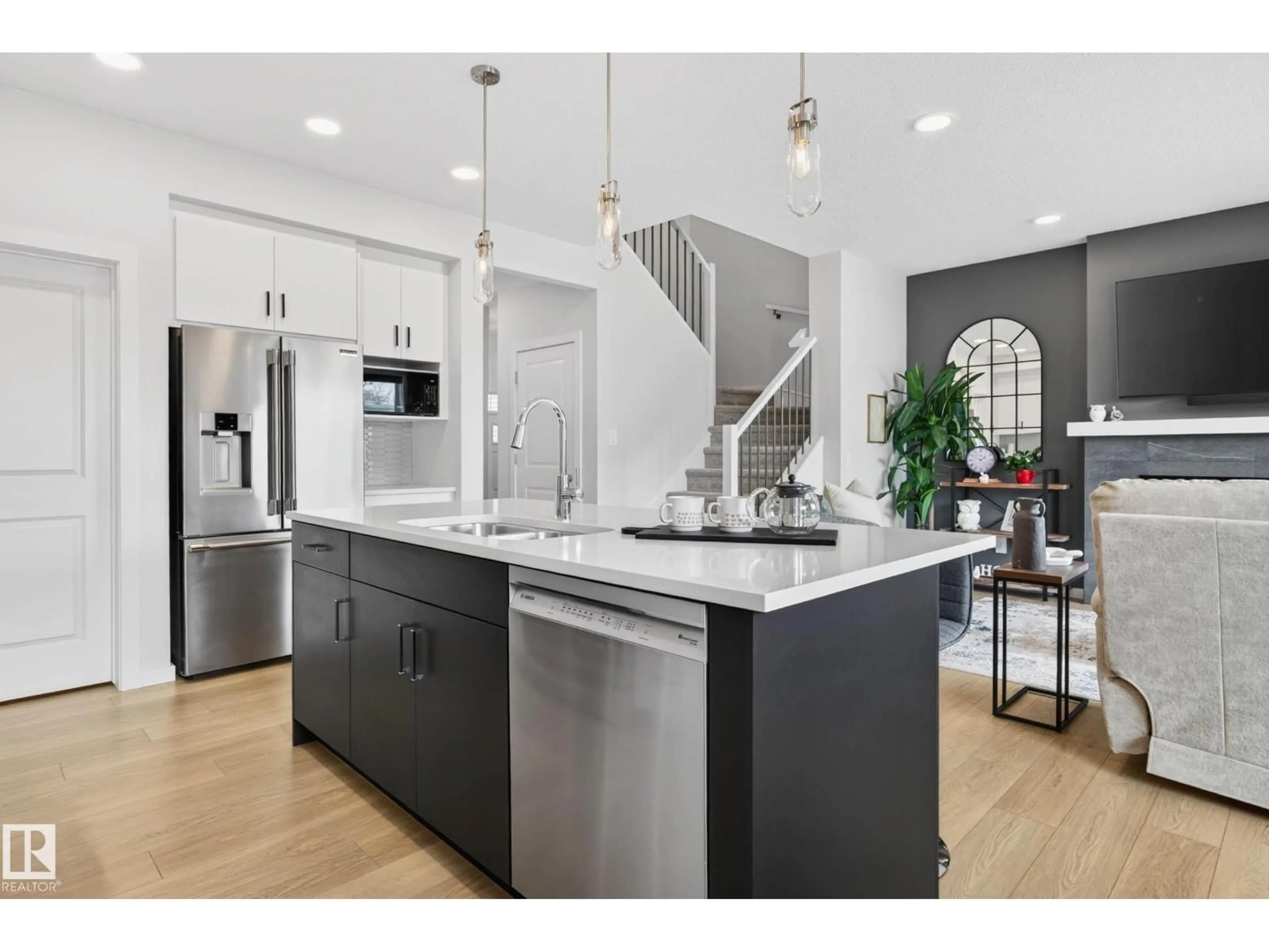 Open concept kitchen, unknown for 139 STONEHOUSE WY, Leduc Alberta T9E1R1
