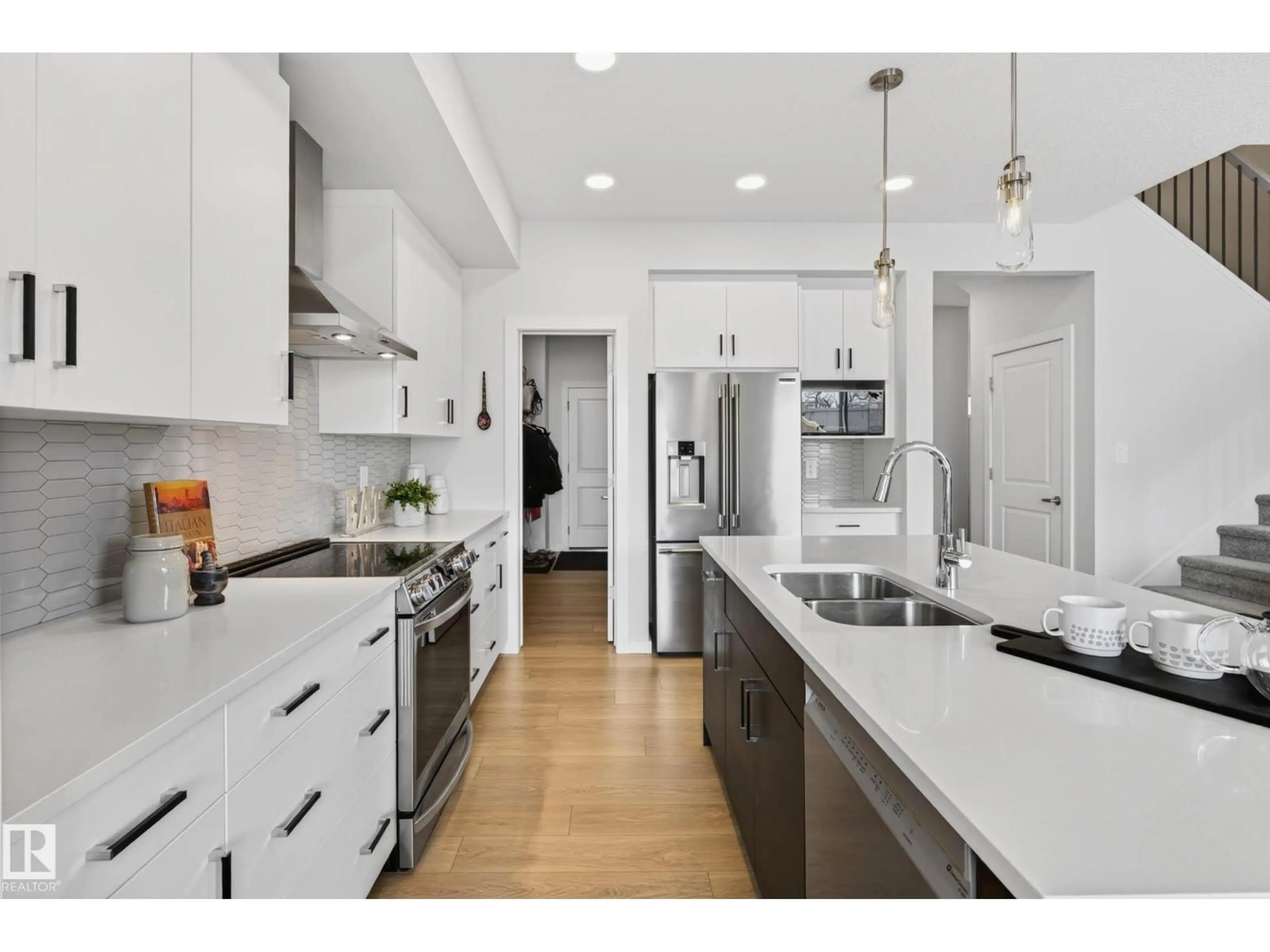 Open concept kitchen, unknown for 139 STONEHOUSE WY, Leduc Alberta T9E1R1