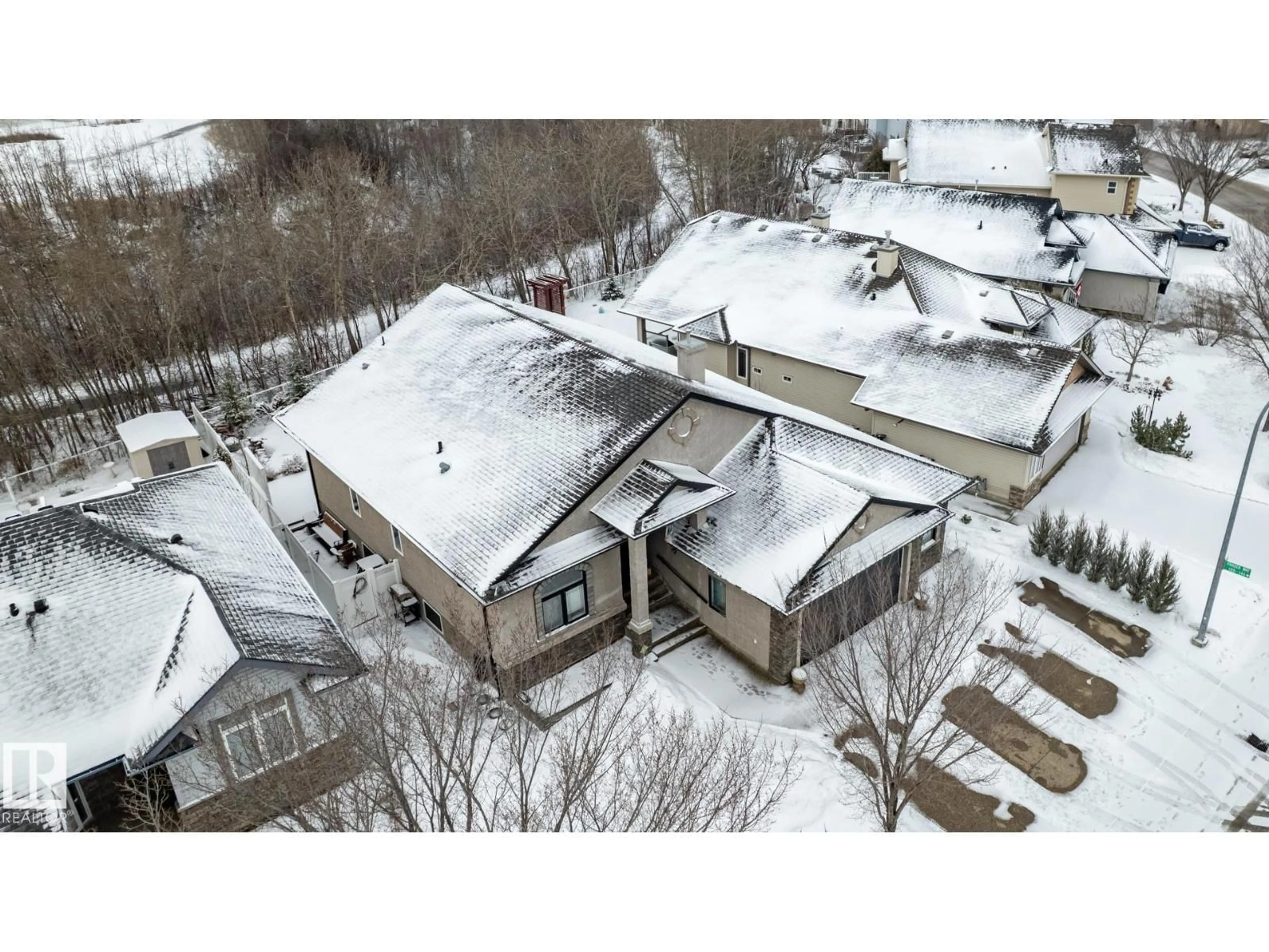 A pic from outside/outdoor area/front of a property/back of a property/a pic from drone, street for 135 FRASER WY, Edmonton Alberta T5Y3M8