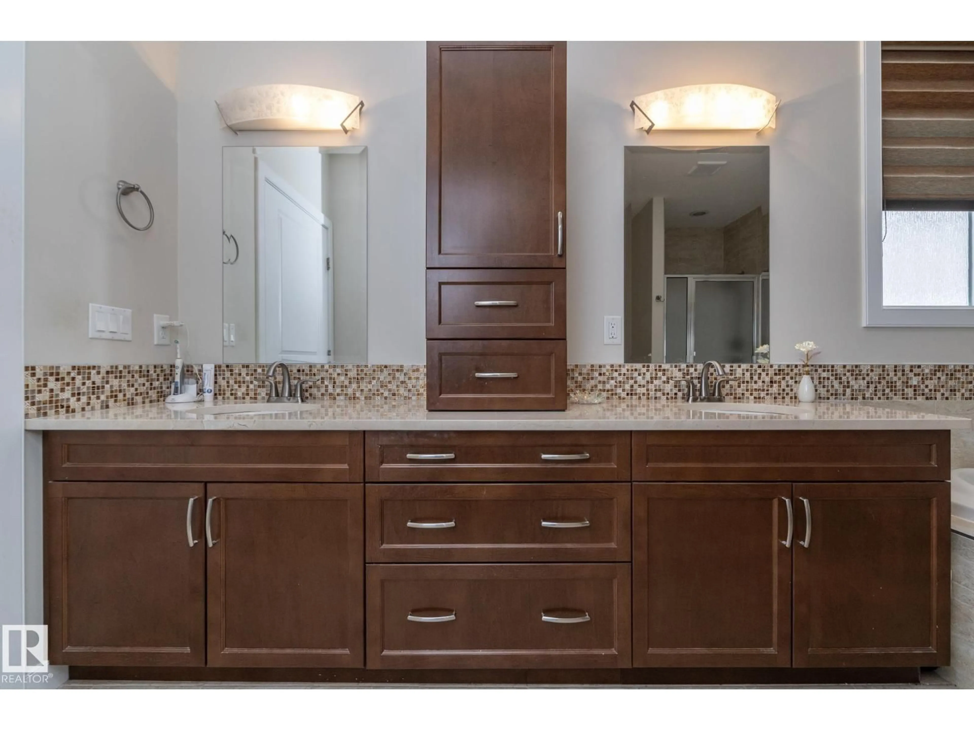 Contemporary bathroom, ceramic/tile floor for 307 RAVINE CL, Devon Alberta T9G0A2