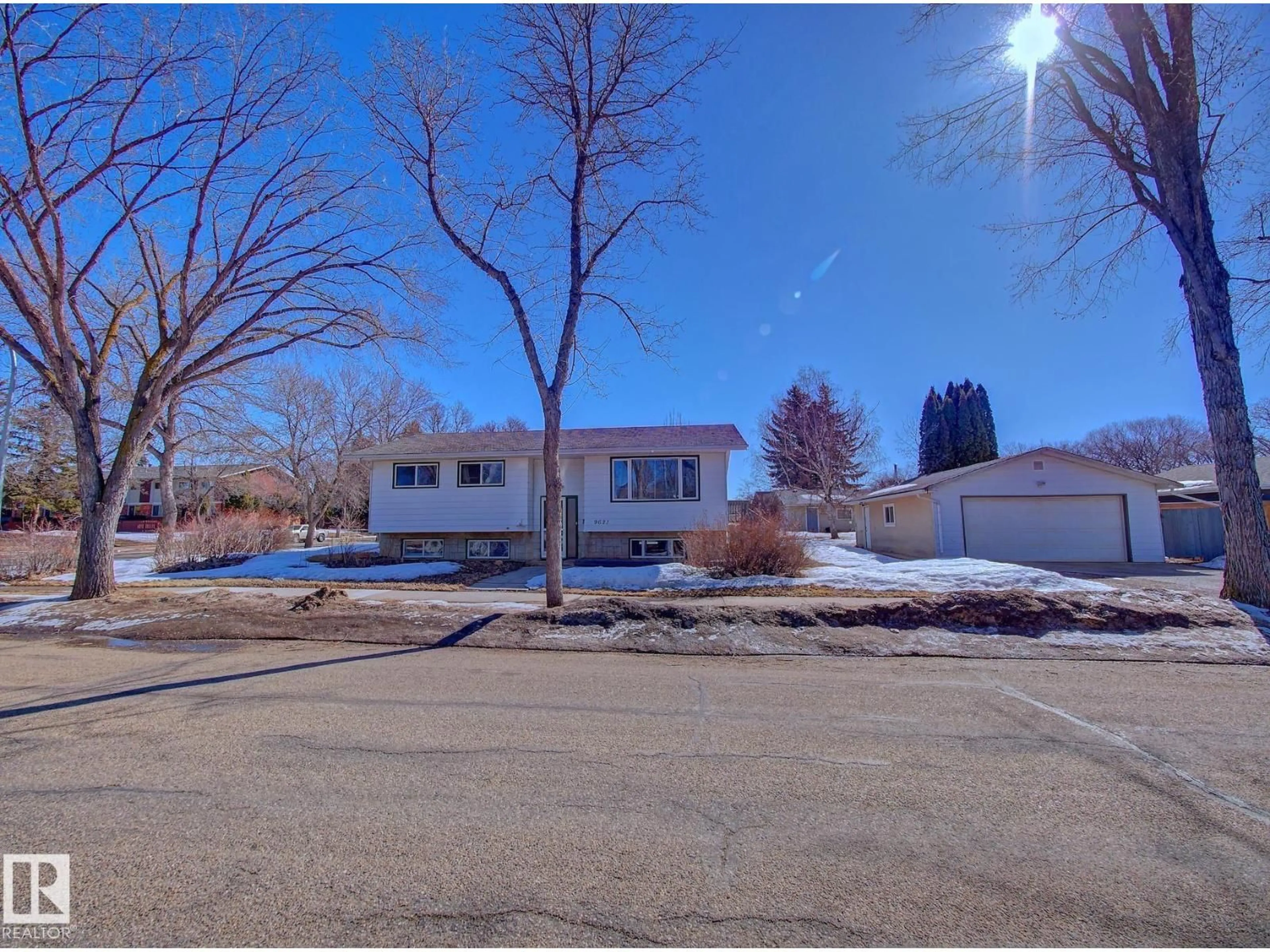 A pic from outside/outdoor area/front of a property/back of a property/a pic from drone, street for 9621 89A ST, Fort Saskatchewan Alberta T8L1J5