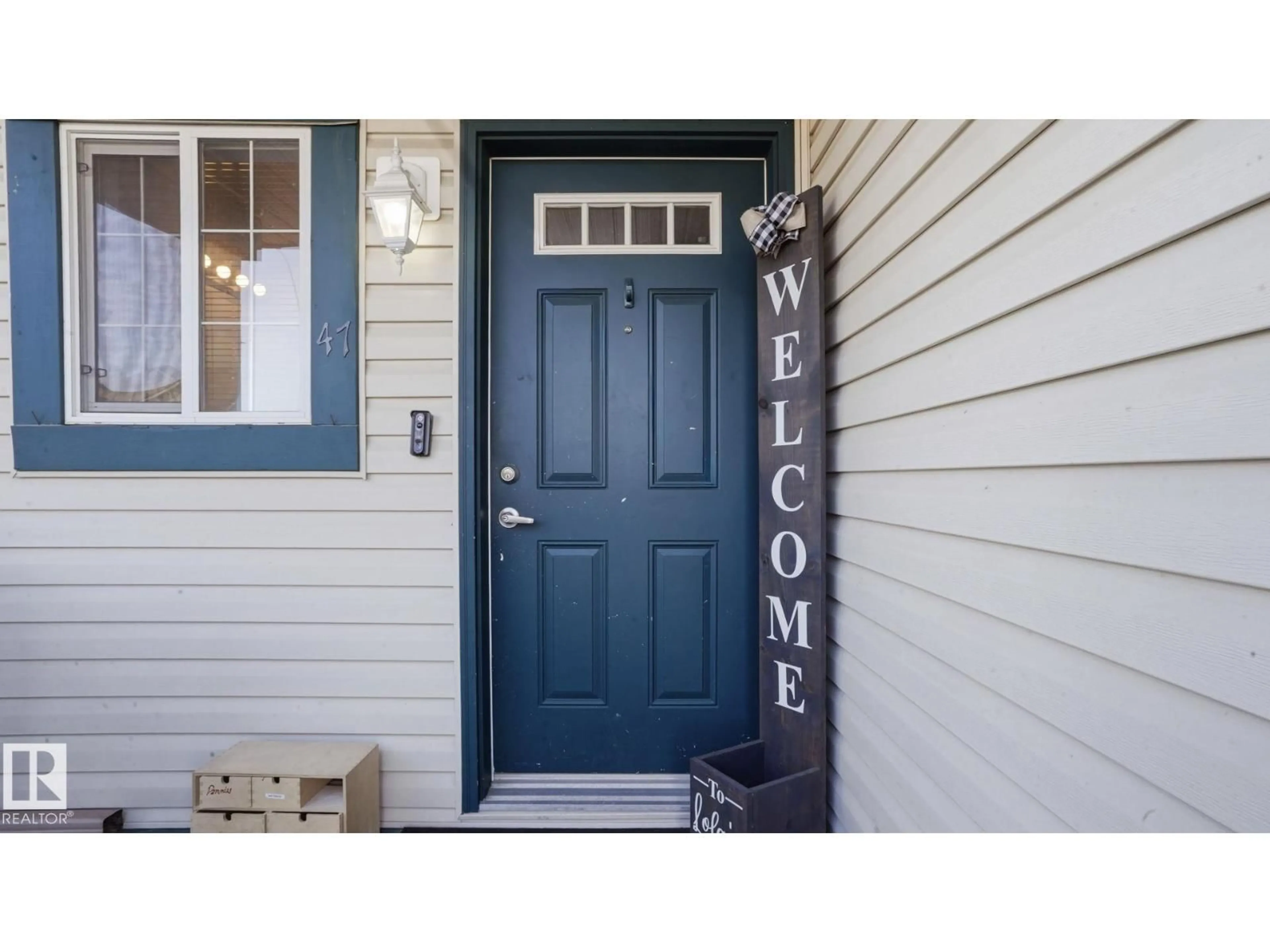 Indoor entryway for 47 VAUGHN AV, Spruce Grove Alberta T7X4R9