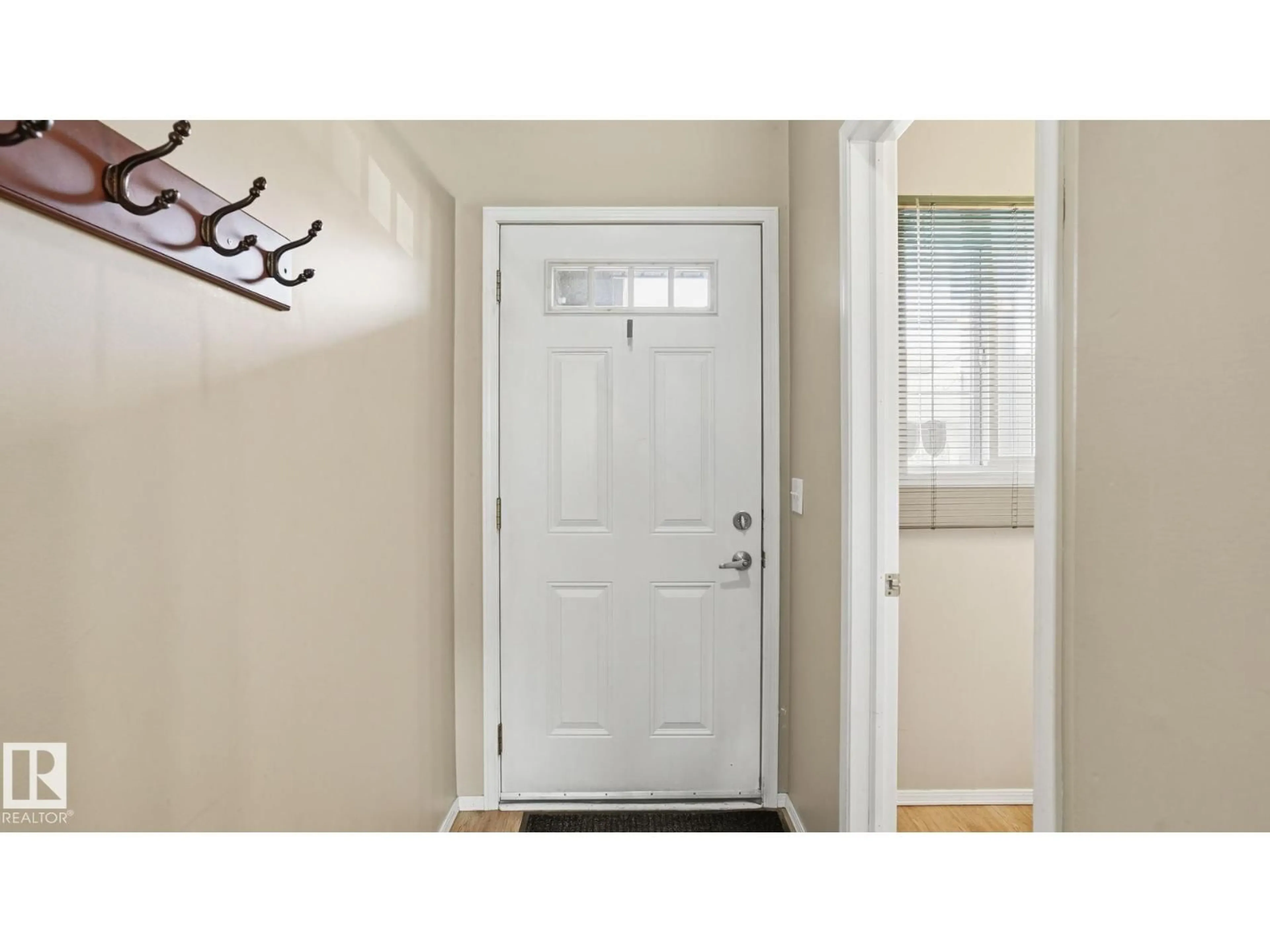 Indoor entryway for 47 VAUGHN AV, Spruce Grove Alberta T7X4R9