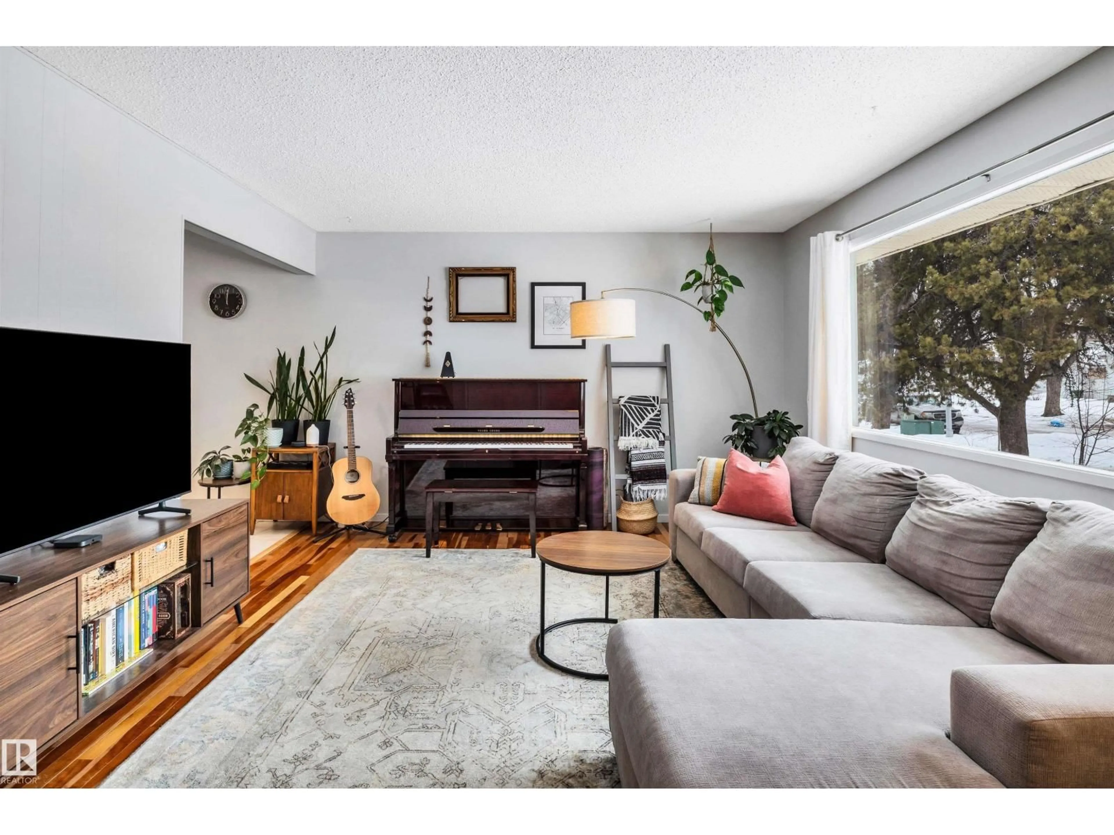 Living room with furniture, unknown for 9 BROADVIEW CR, St. Albert Alberta T8N0B1