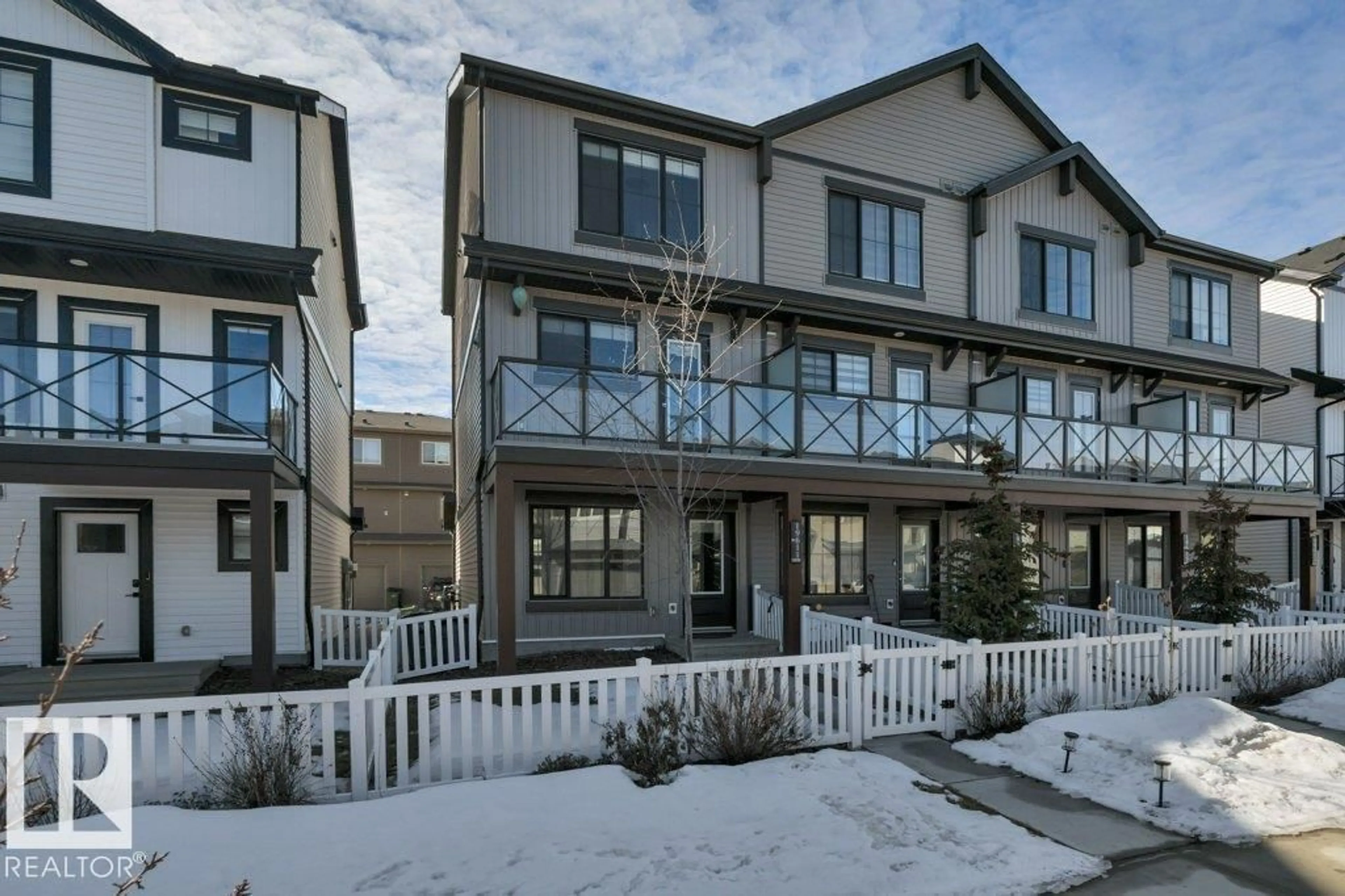 Unknown for 19611 28 AV, Edmonton Alberta T6M0X2