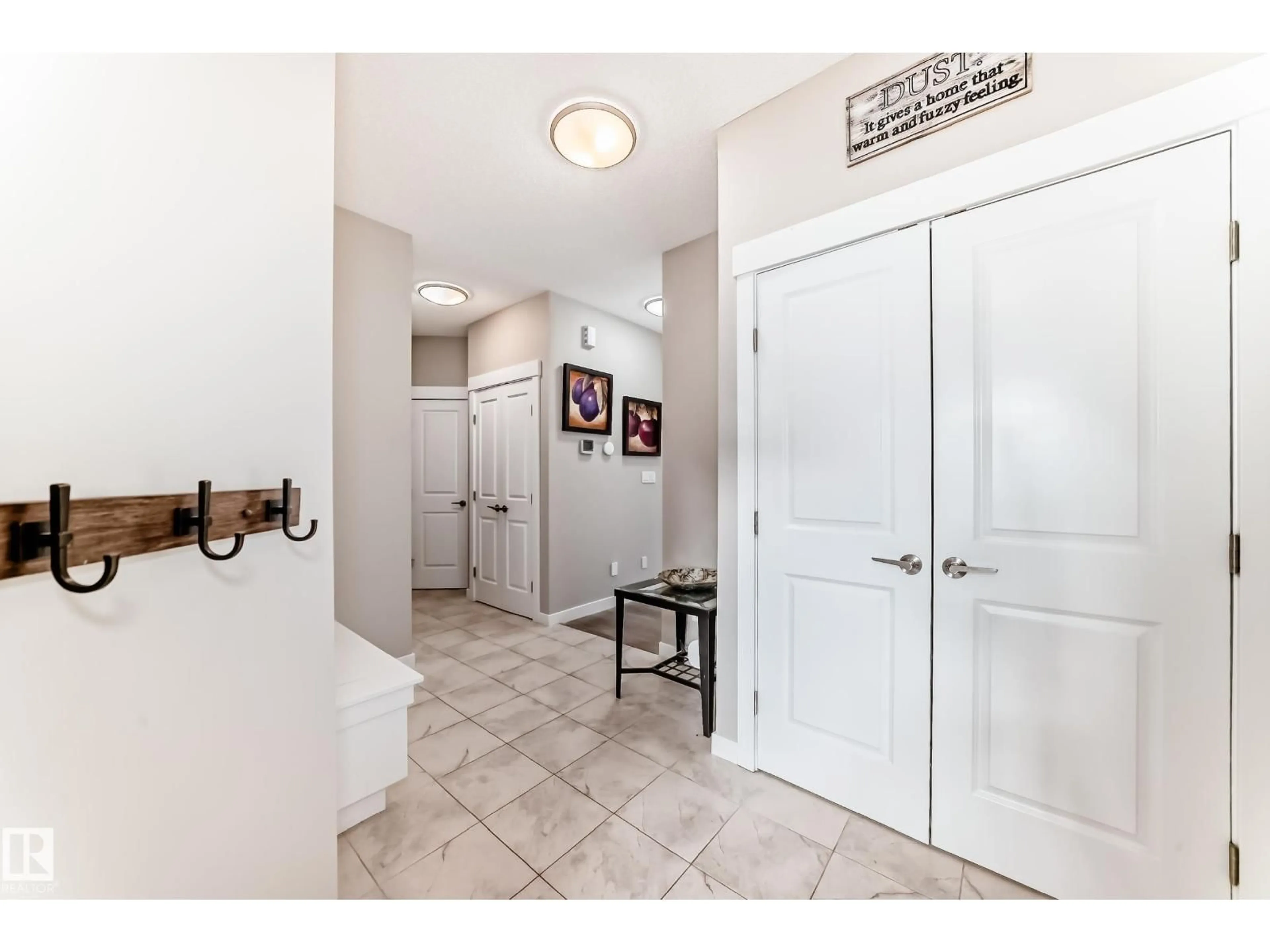 Indoor entryway for 48 GLADSTONE BN, Spruce Grove Alberta T7X0Z6