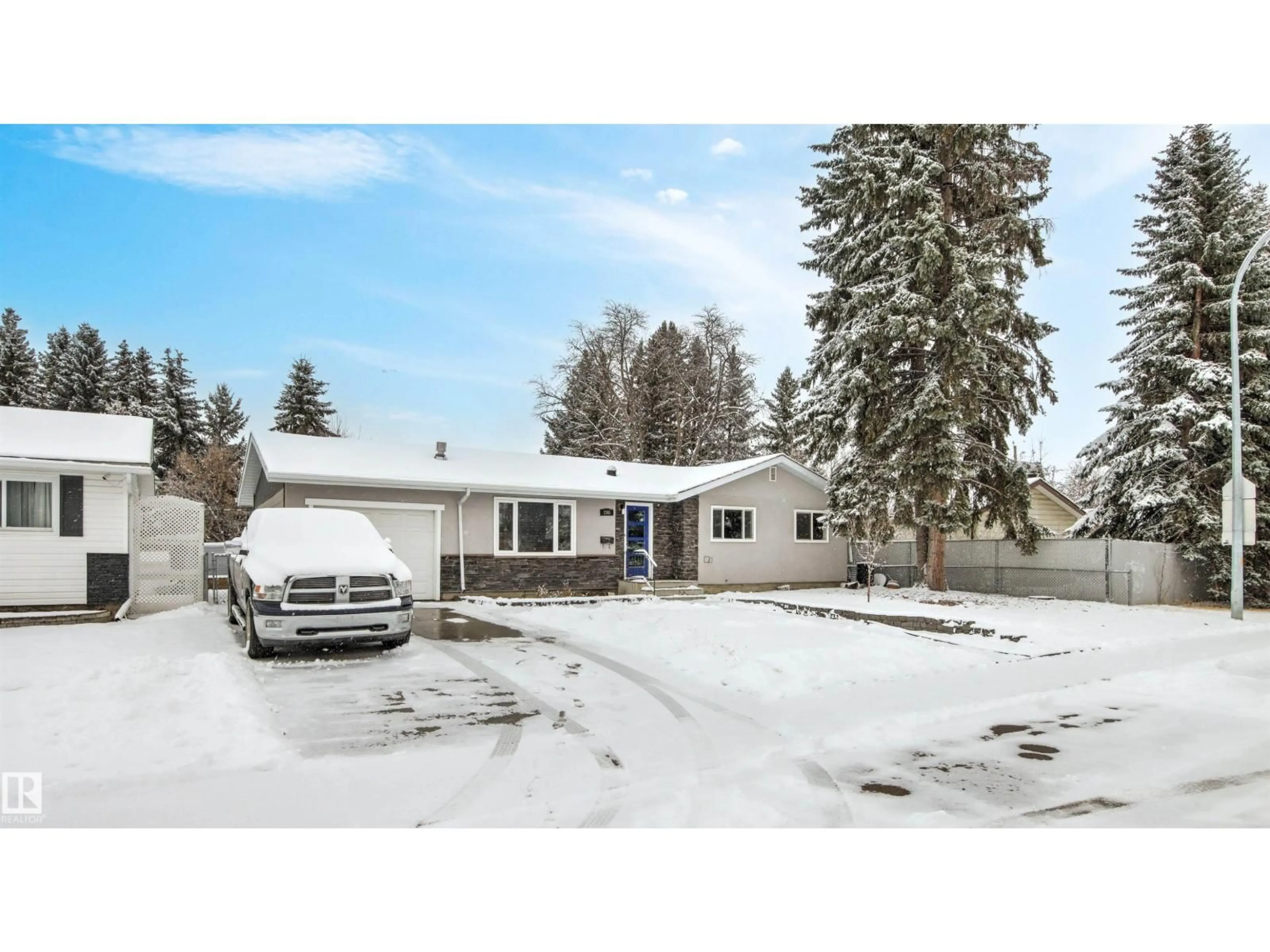 Home with vinyl exterior material, street for 290 CONIFER ST, Sherwood Park Alberta T8A1M3