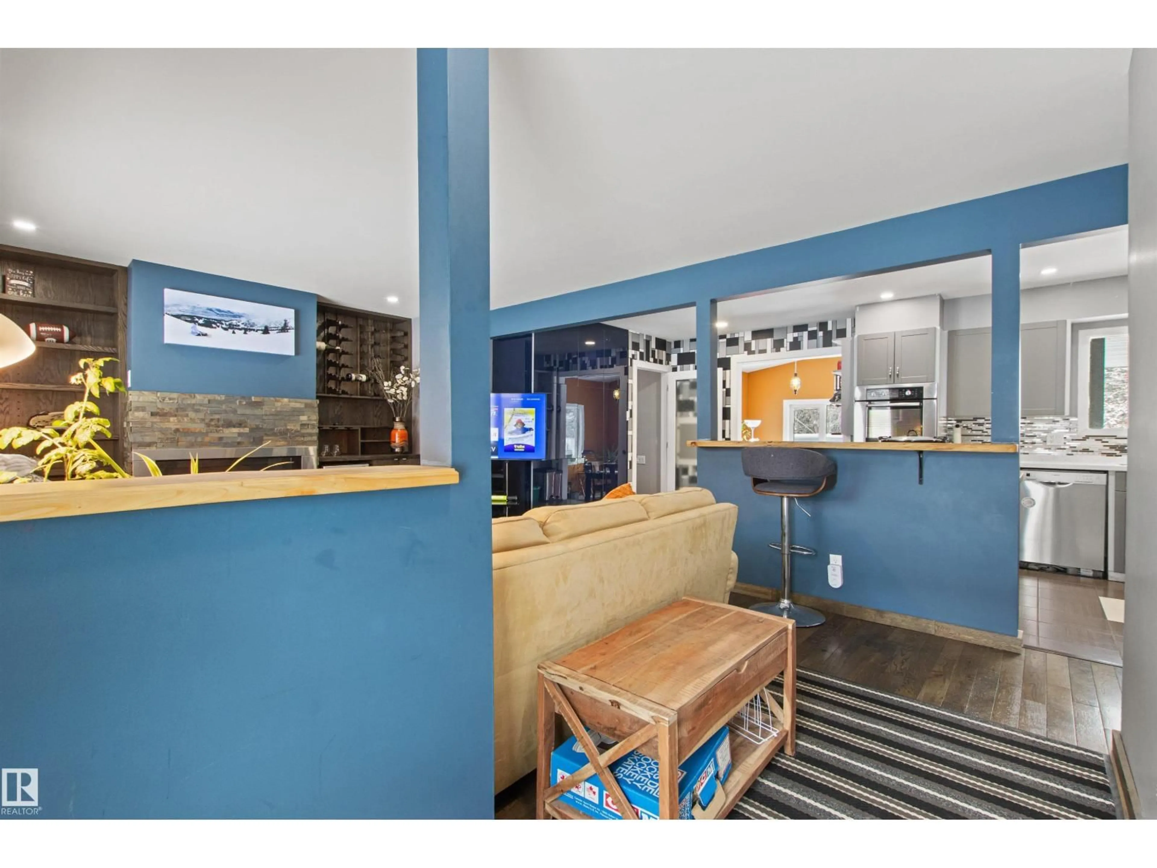 Lobby for 290 CONIFER ST, Sherwood Park Alberta T8A1M3