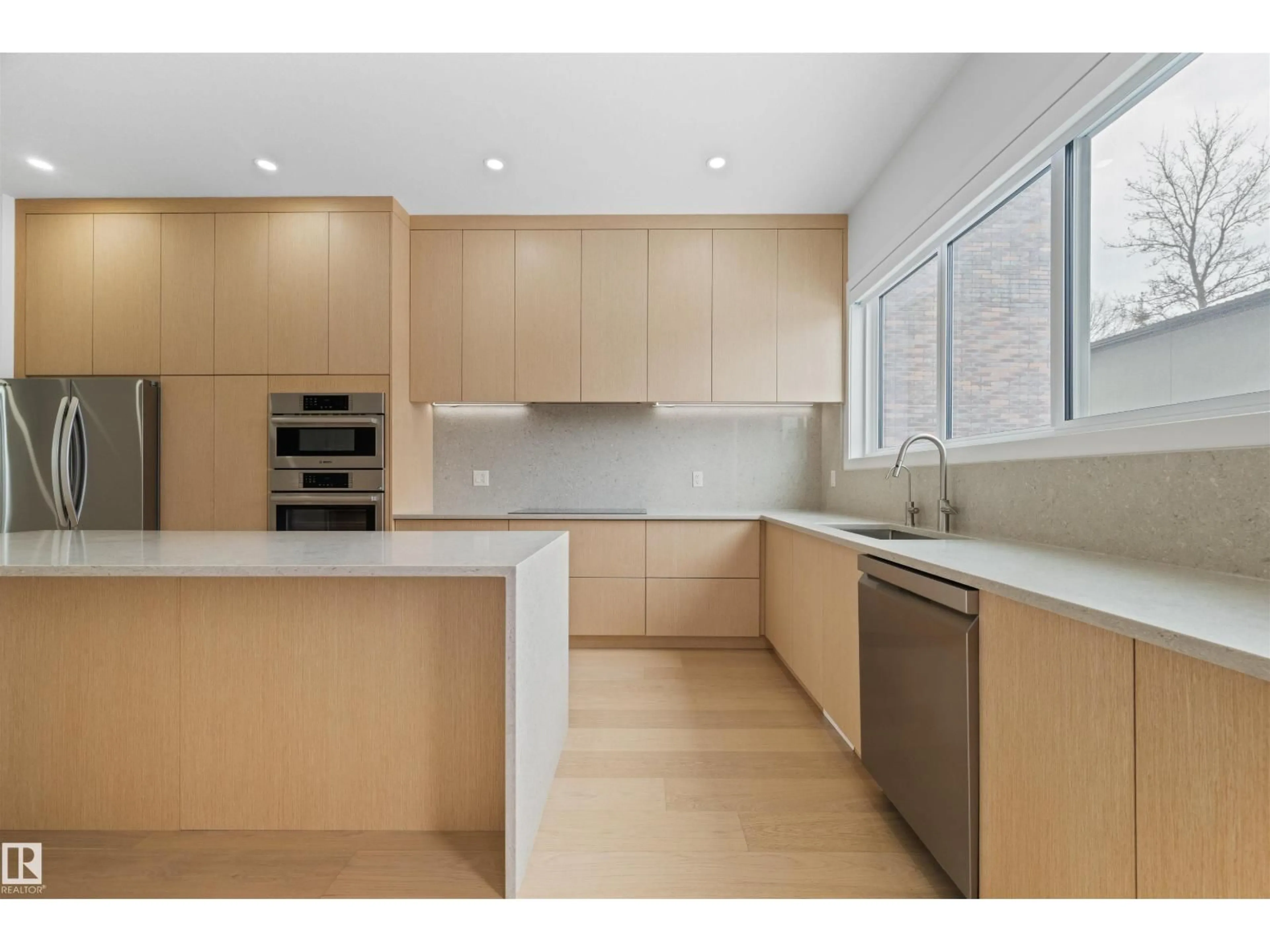 Unknown for 14037 104 AV, Edmonton Alberta T5N0W7