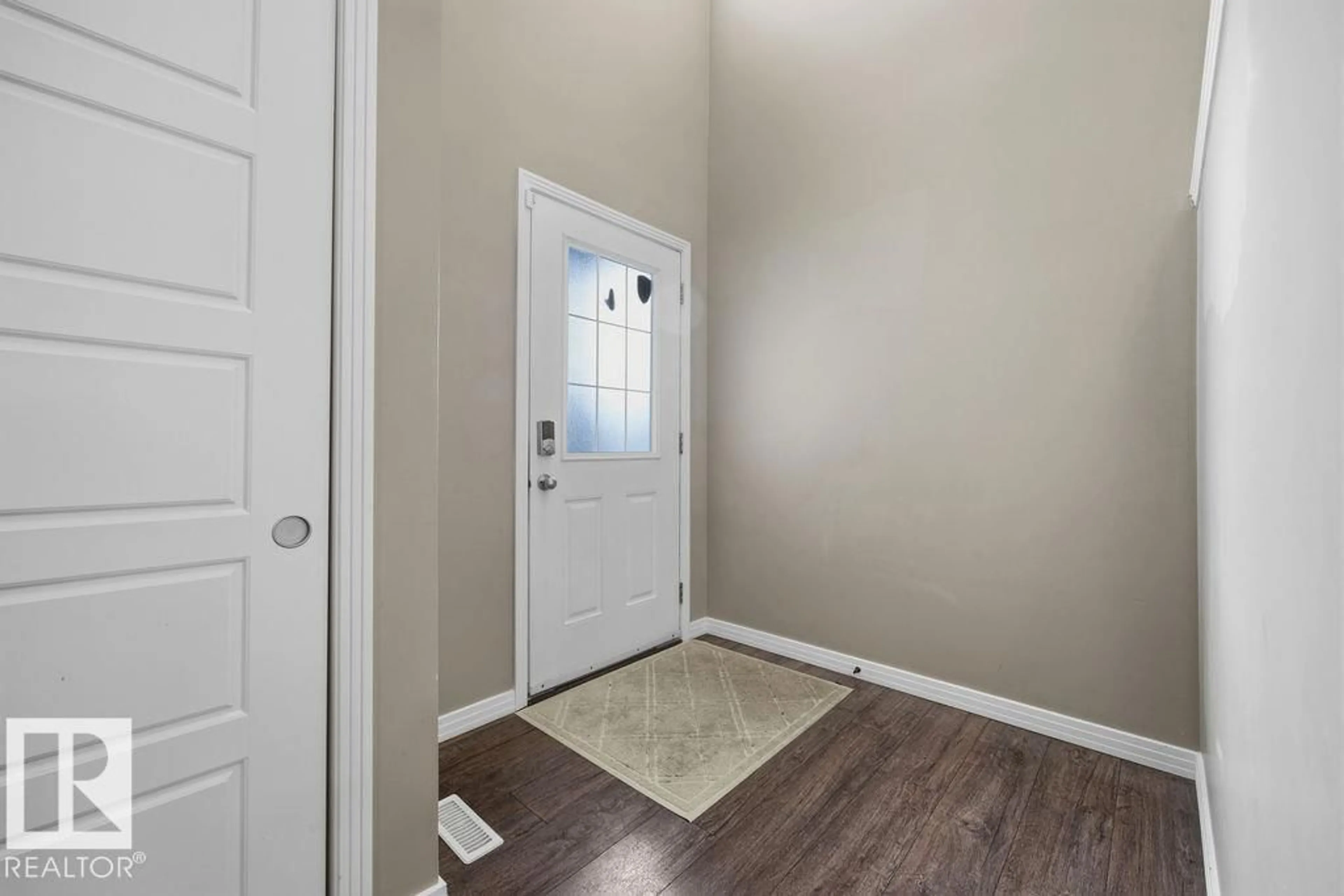 Indoor entryway for 7873 170A AV, Edmonton Alberta T5Z0C9