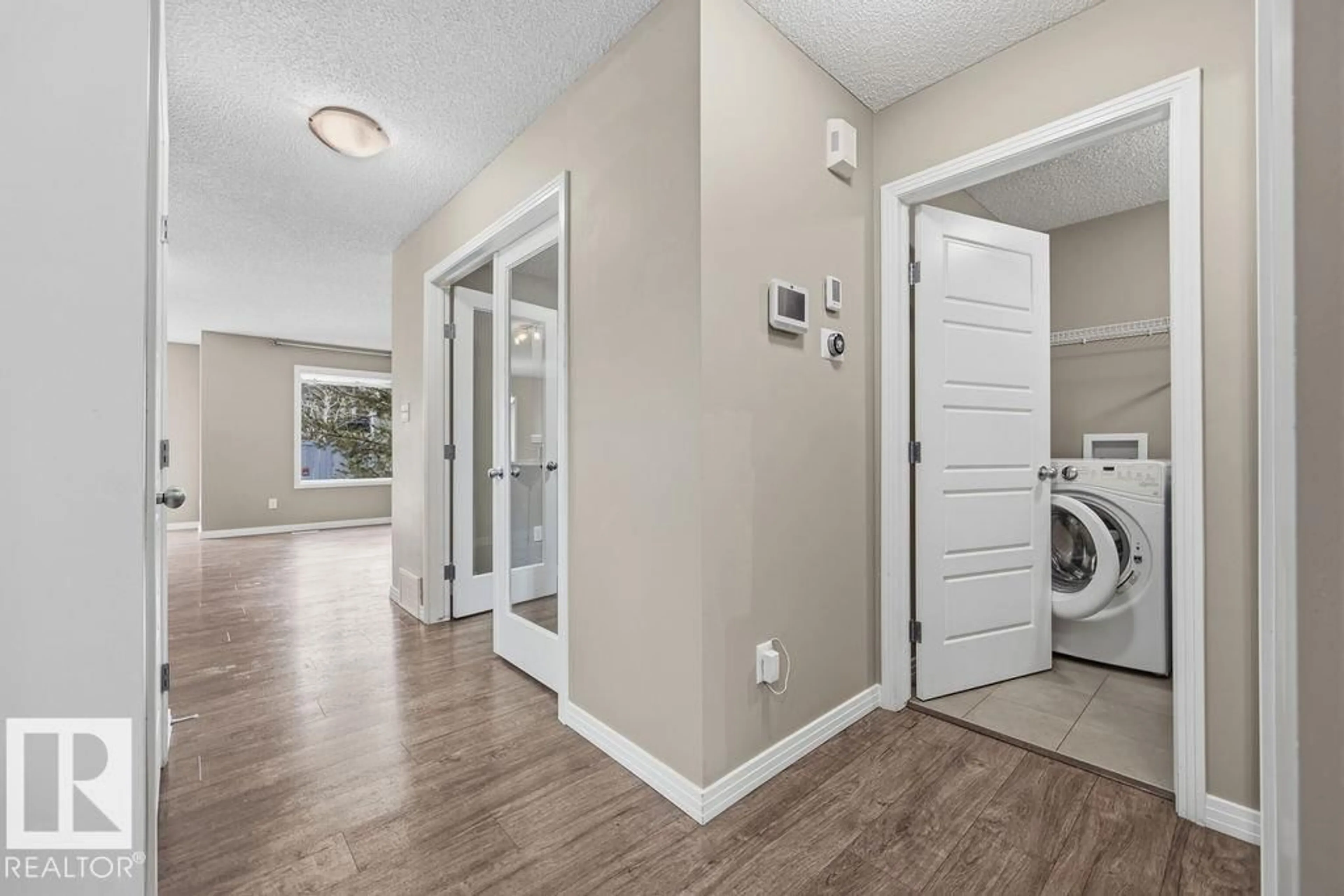 Indoor entryway for 7873 170A AV, Edmonton Alberta T5Z0C9