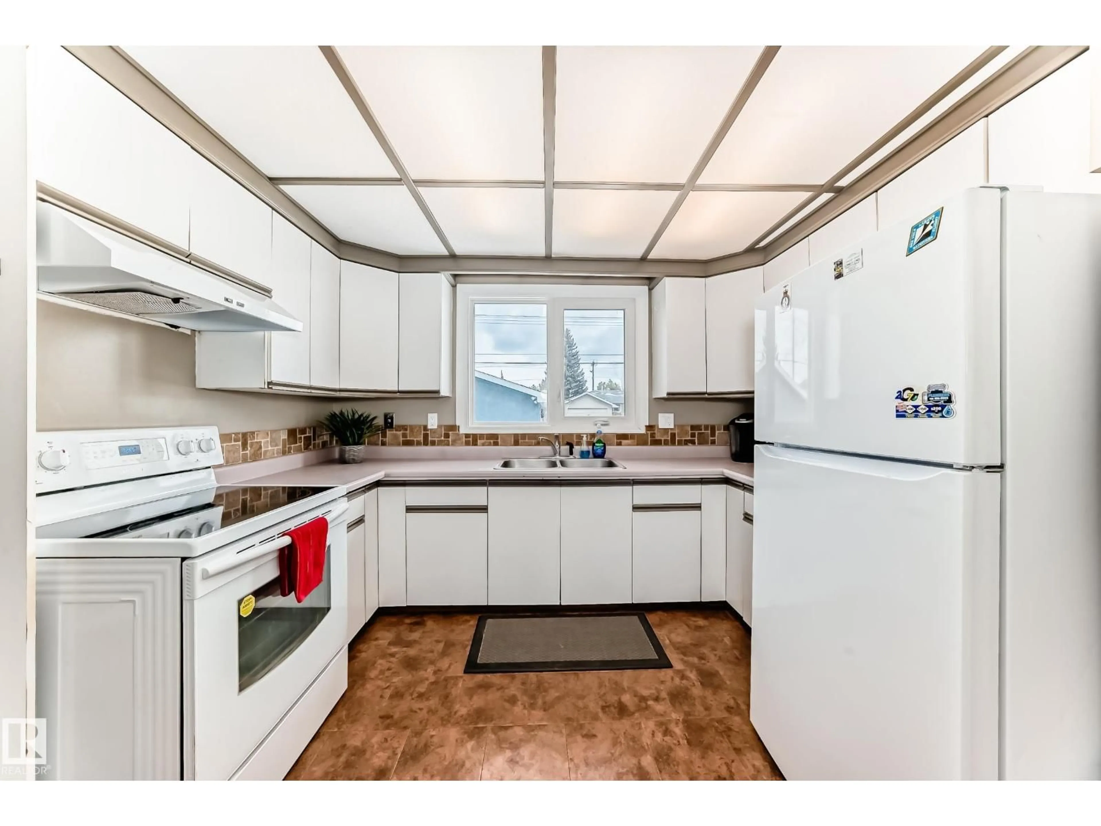 Standard kitchen, unknown for 7512 136 AV, Edmonton Alberta T5C2K5