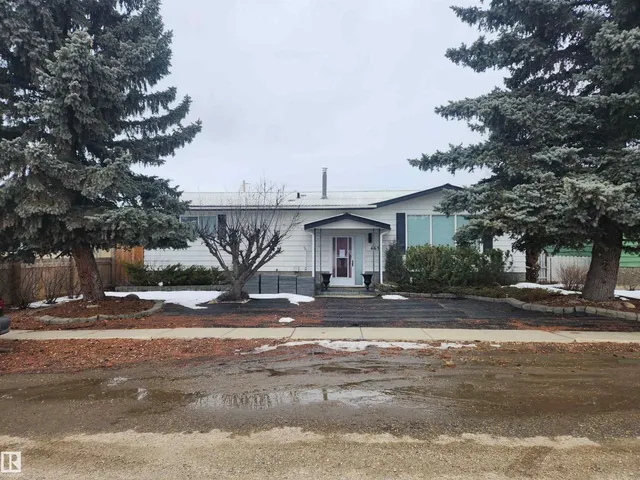 4636 46 AV, Evansburg