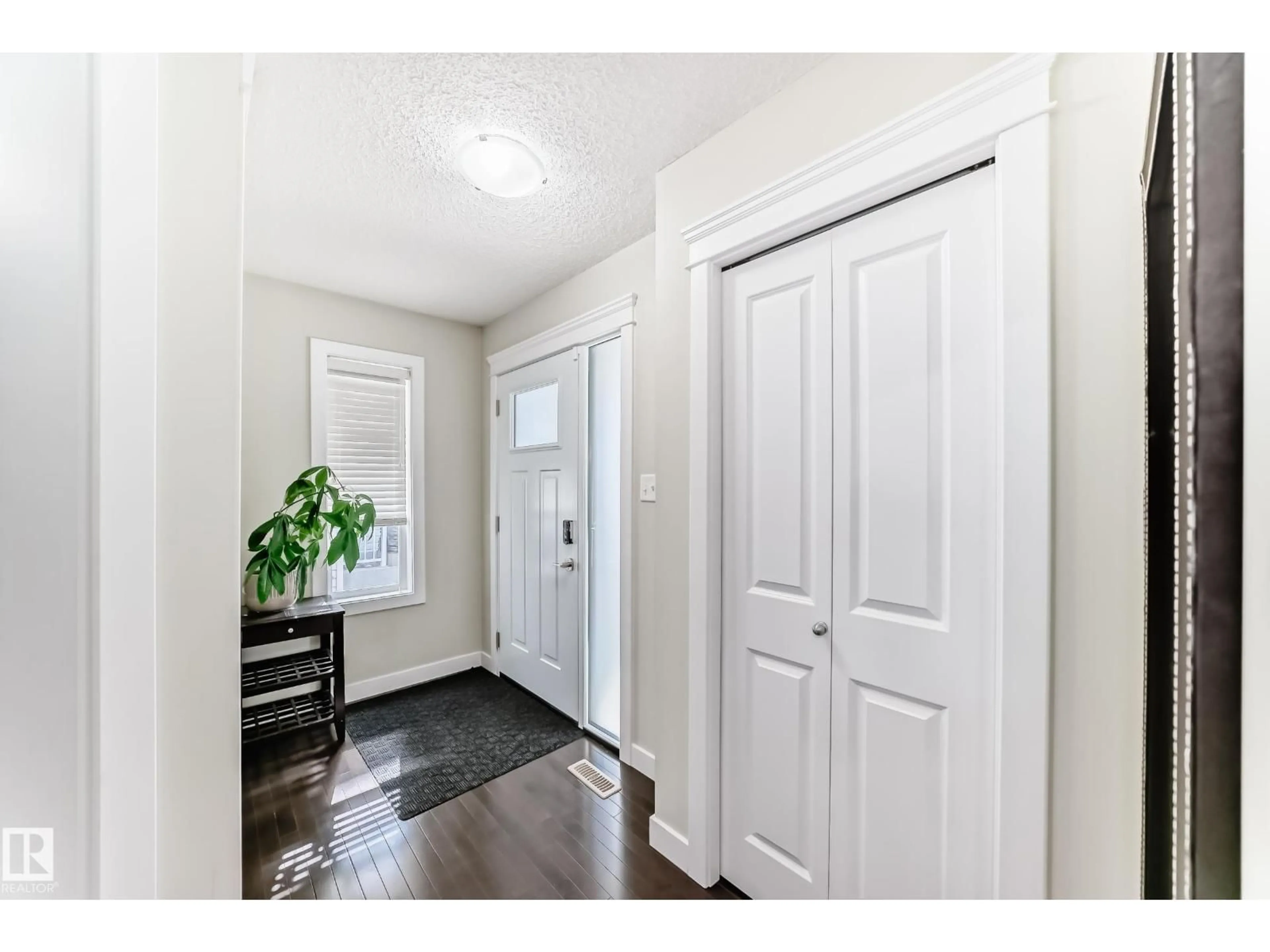Indoor entryway for LI NW - 3433 GOODRIDGE LINK, Edmonton Alberta T5T4E9