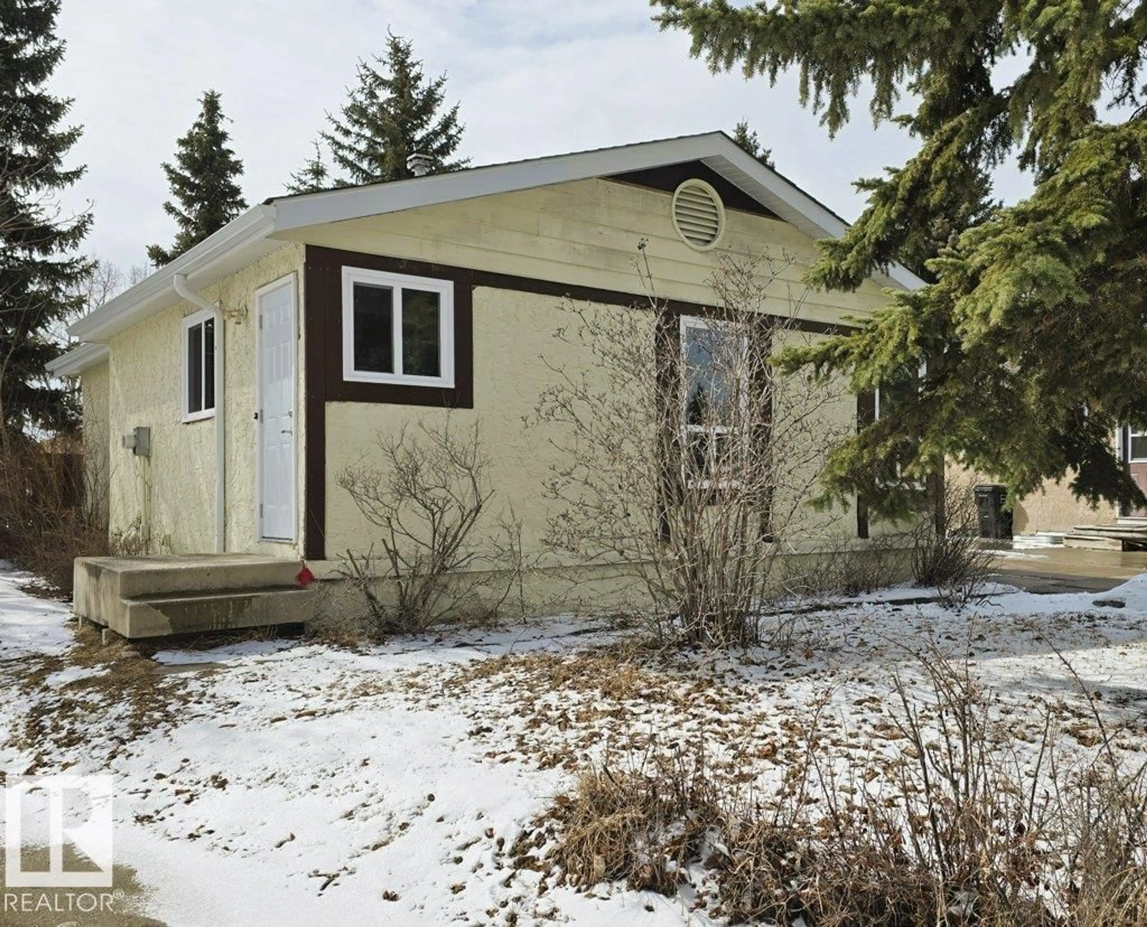 Home with vinyl exterior material, street for 4507 35 AV, Edmonton Alberta T6L3P8