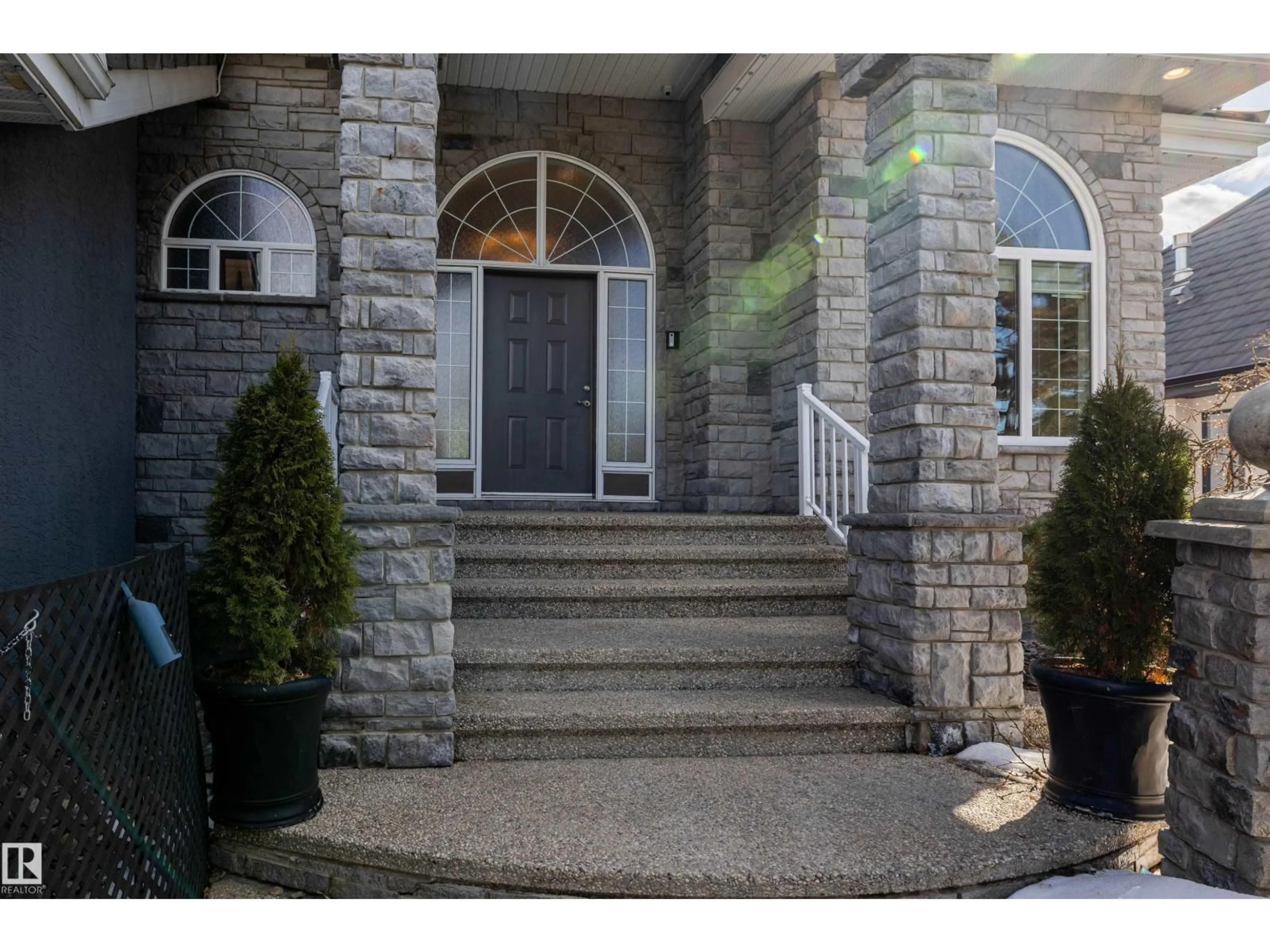 Indoor entryway for 50 KINGSFORD CR, St. Albert Alberta T8N7J2