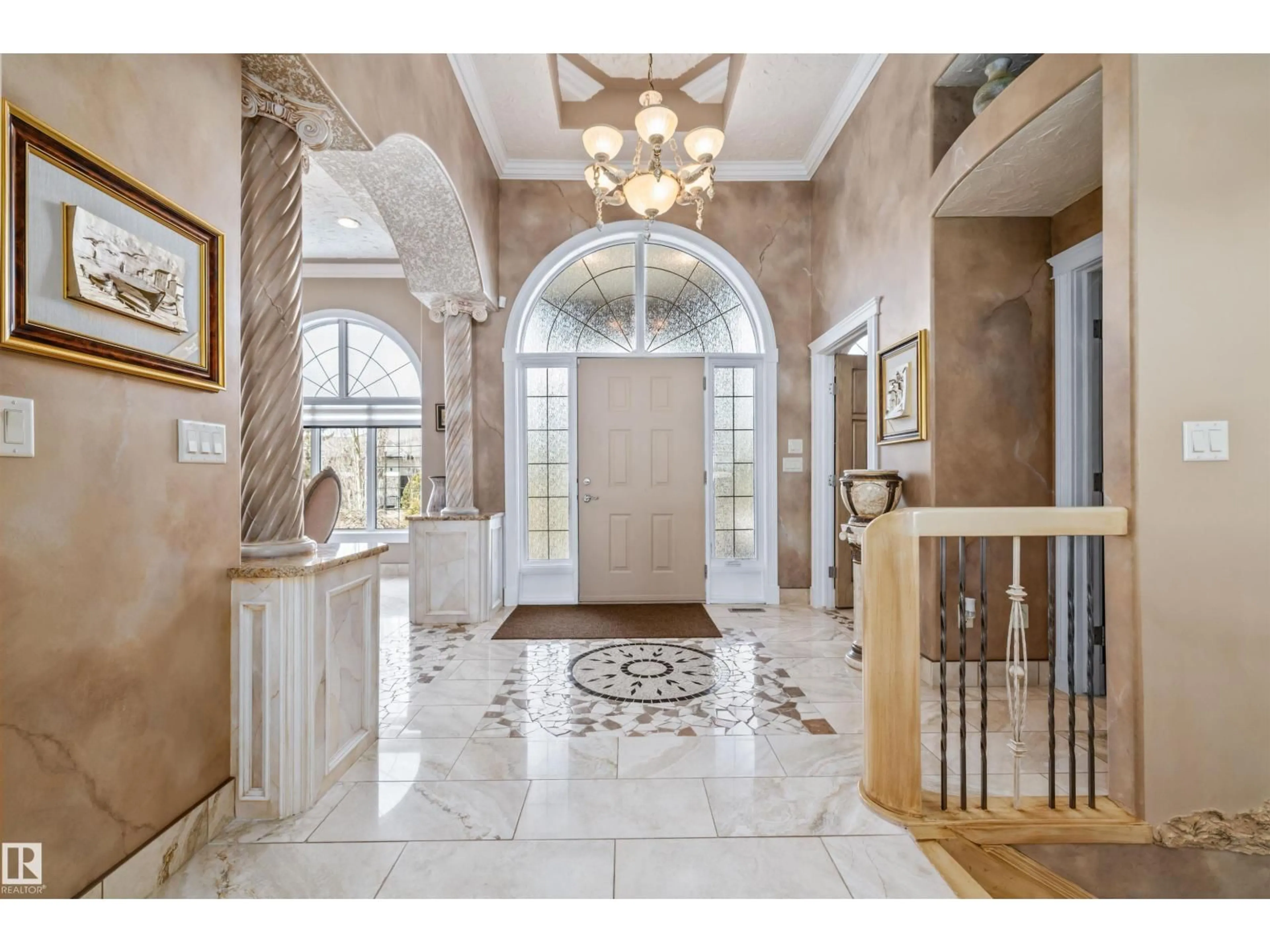 Indoor entryway for 50 KINGSFORD CR, St. Albert Alberta T8N7J2