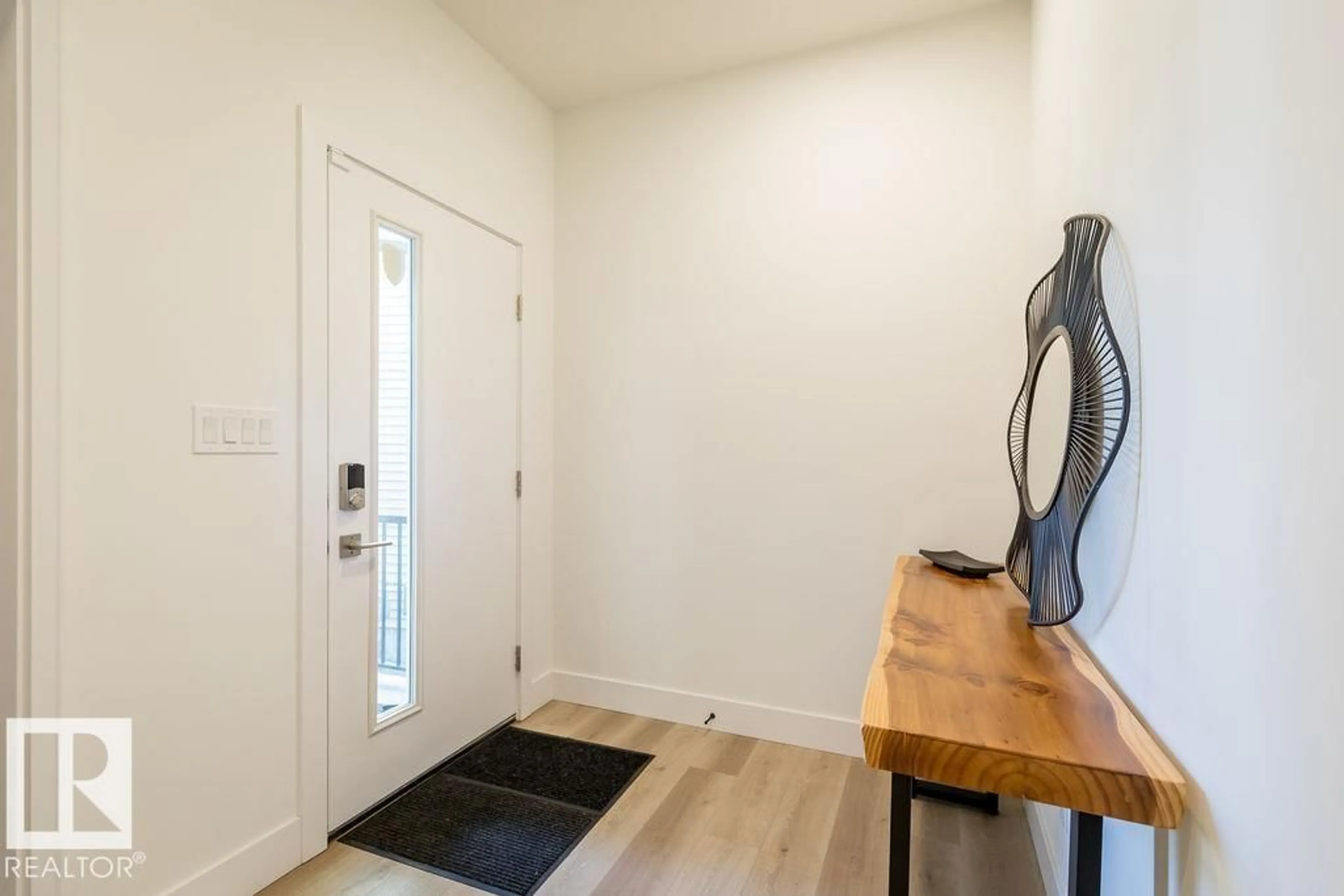 Indoor entryway for 102 BLUFF CV, Leduc Alberta T9E1M8