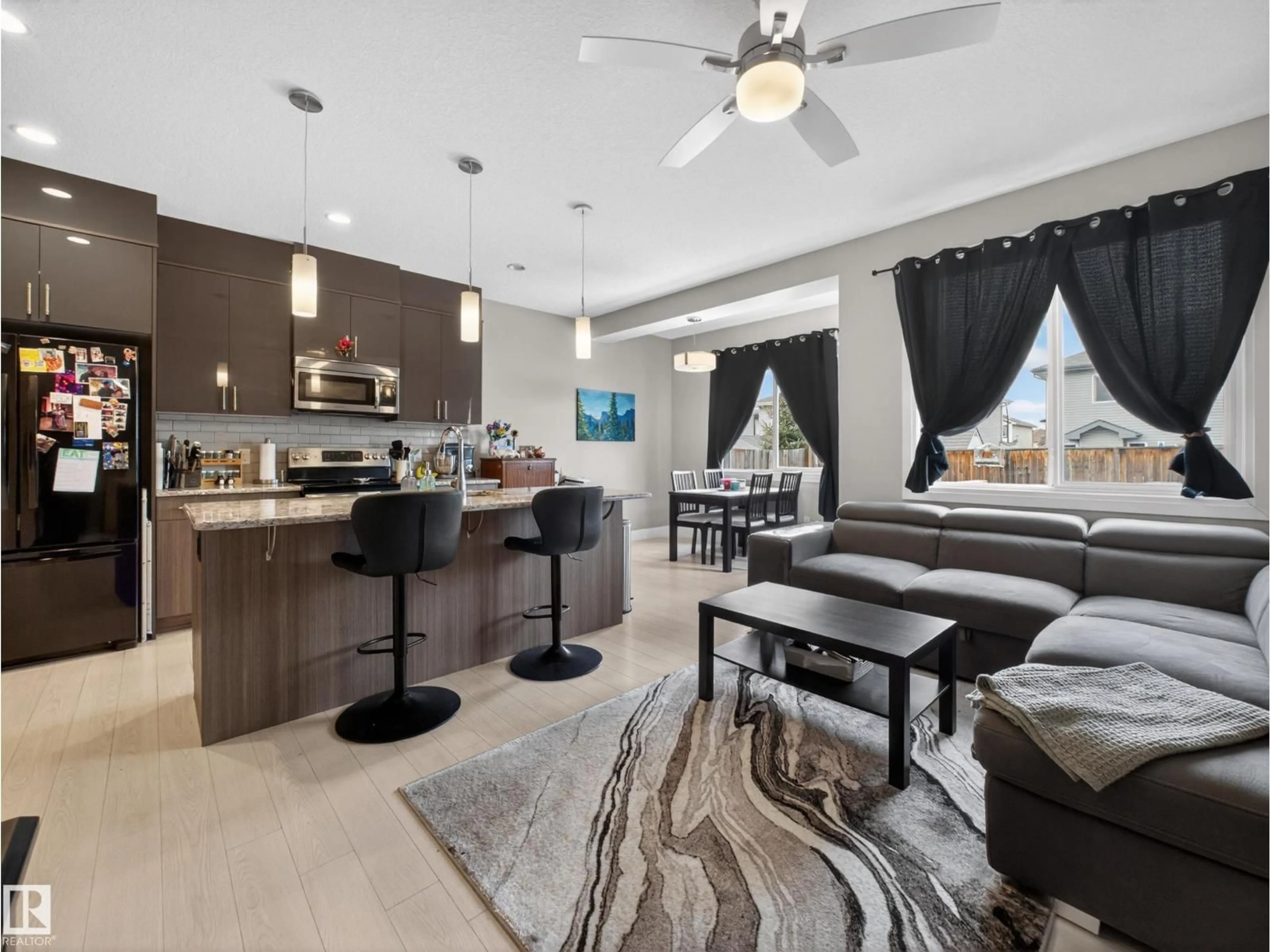 Open concept kitchen, unknown for 118 SPRINGWOOD WY, Spruce Grove Alberta T7X0S7