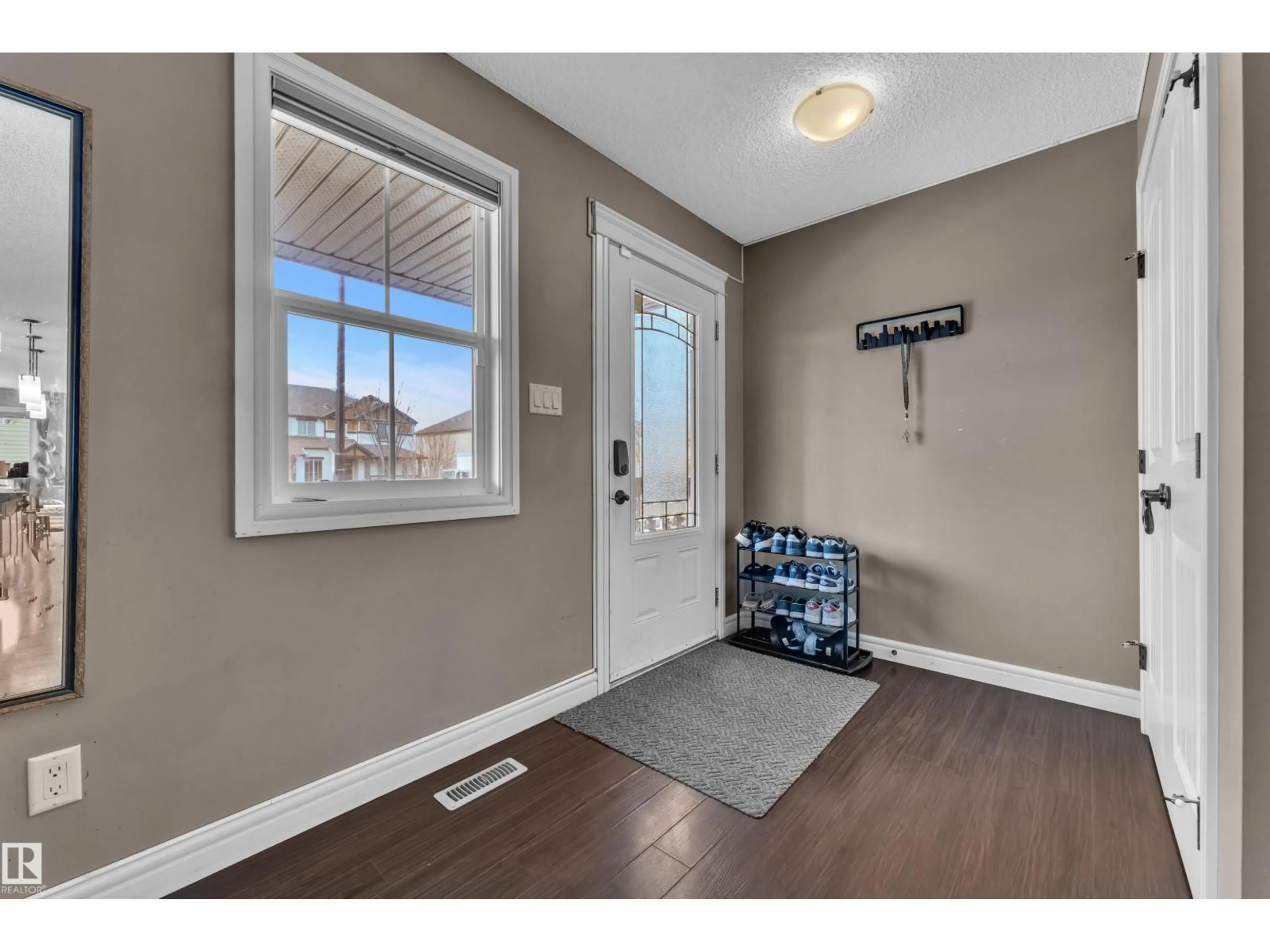 Indoor entryway for SW SW - 1035 WATT PROMENADE PM, Edmonton Alberta T6X1P6