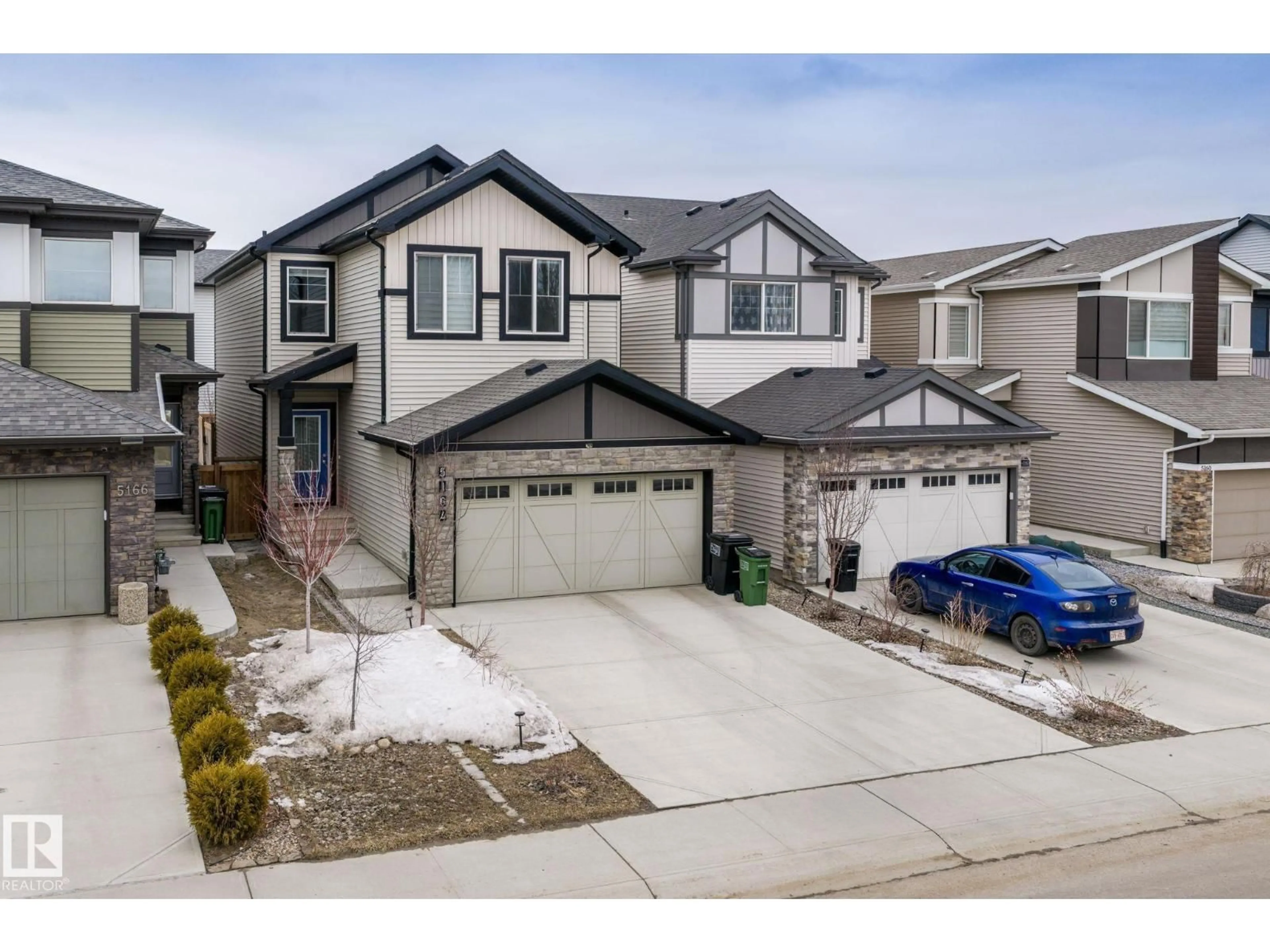 A pic from outside/outdoor area/front of a property/back of a property/a pic from drone, street for 5164 LARK CRESCENT, Edmonton Alberta T5S0P2