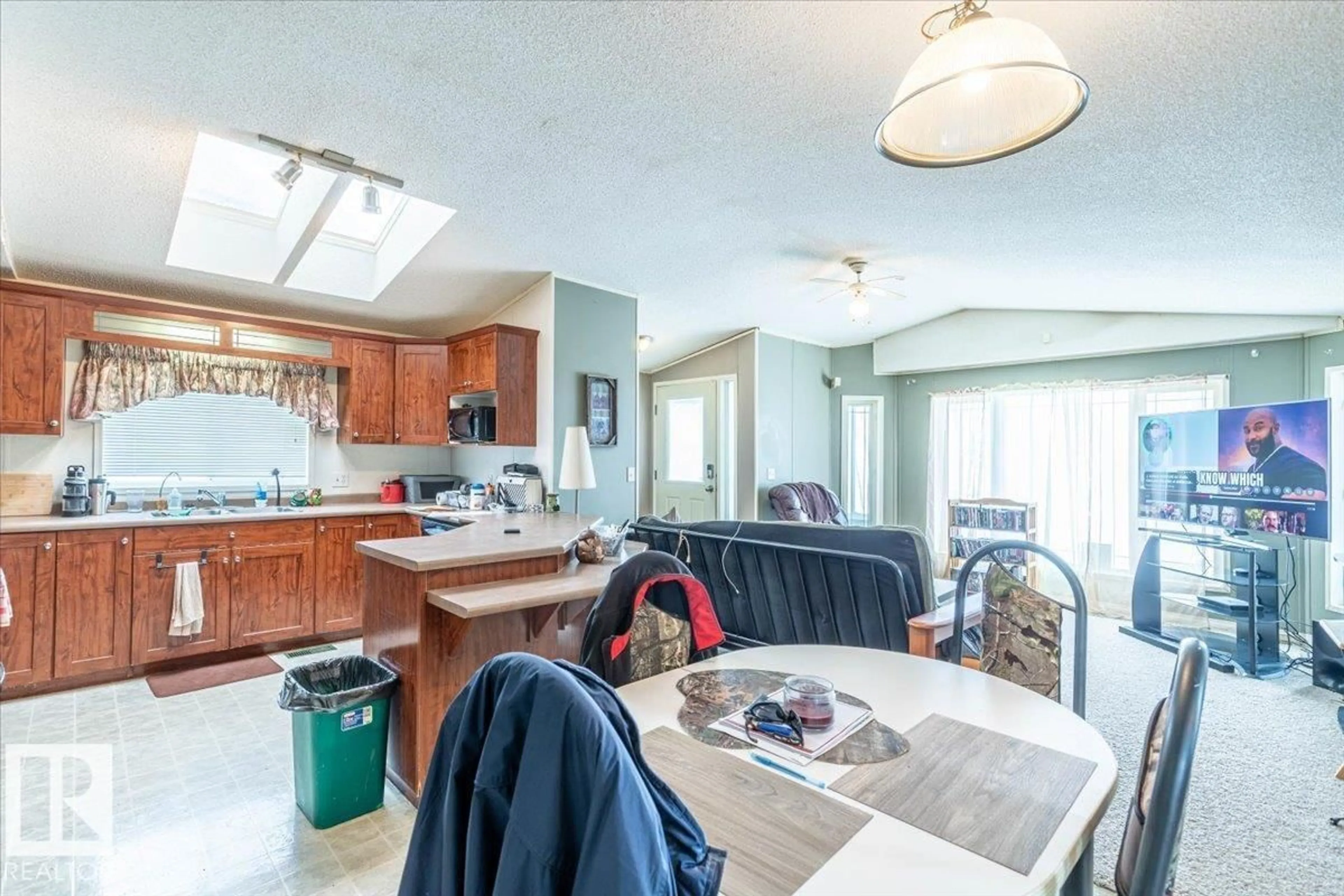 Open concept kitchen, unknown for 6 WOODCROFT PL, Warburg Alberta T0C2T0