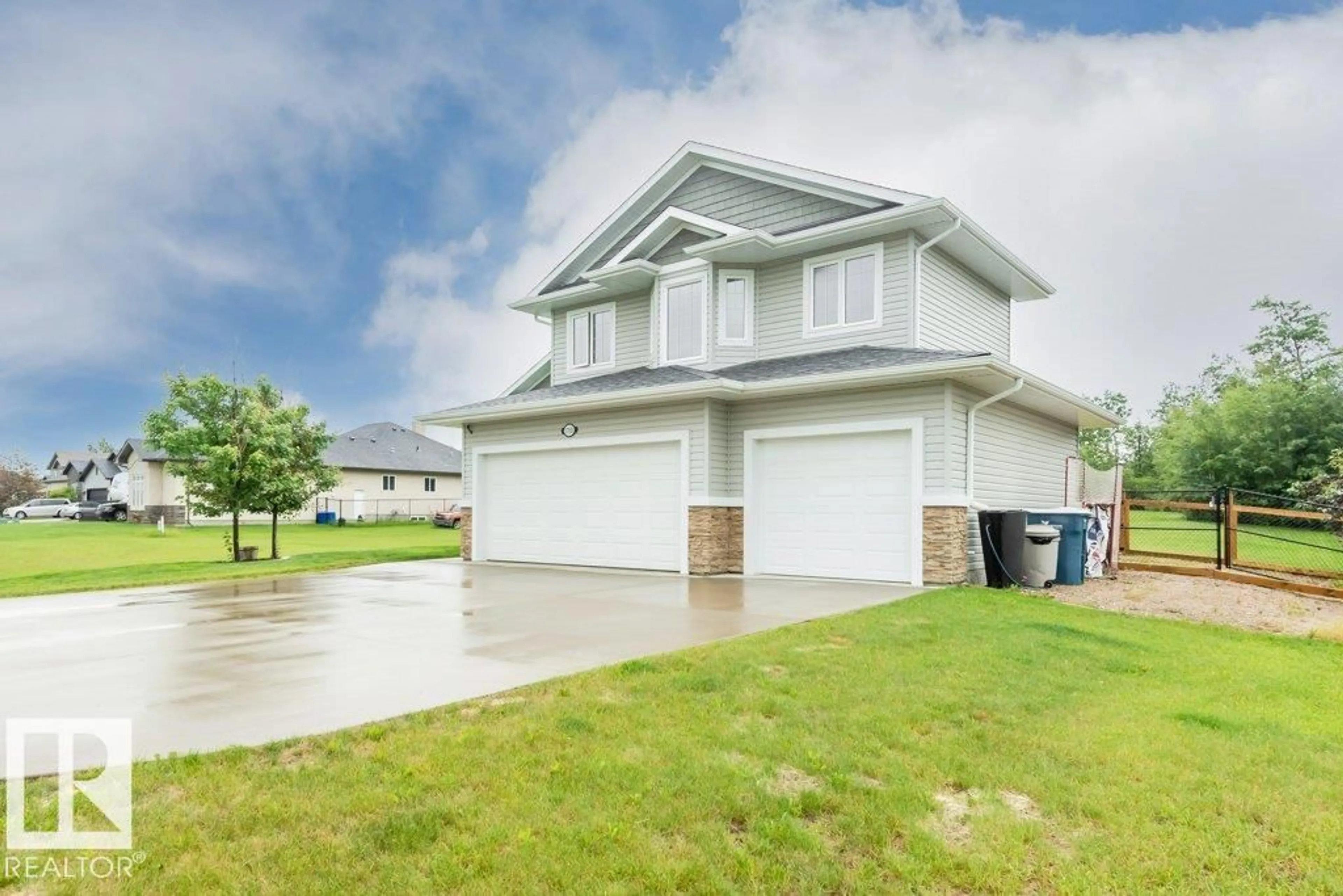 Home with vinyl exterior material, street for 3730 47 ST, Gibbons Alberta T0A1N0