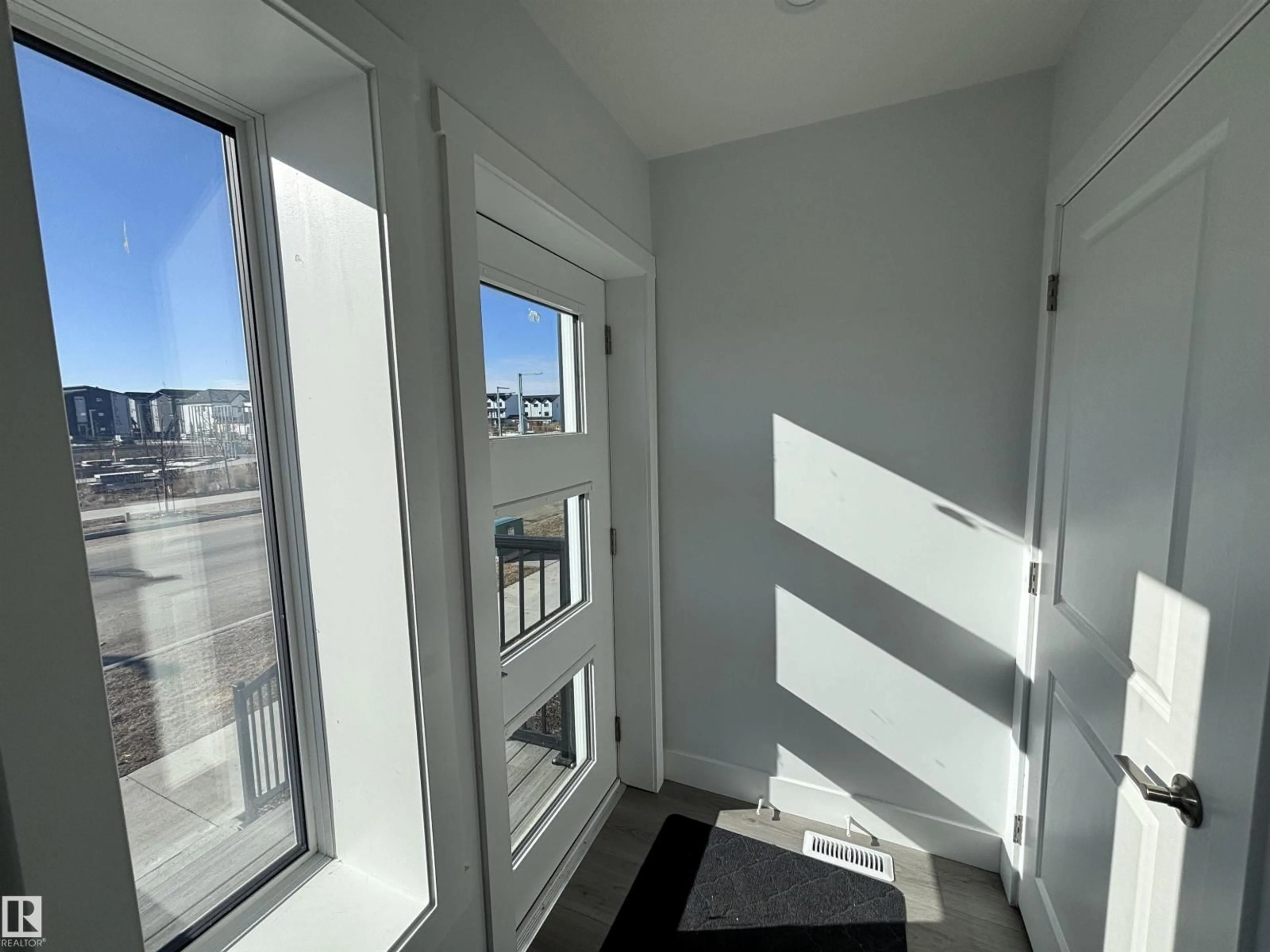 Indoor entryway for 2740 BLATCHFORD RD, Edmonton Alberta T5G0W6