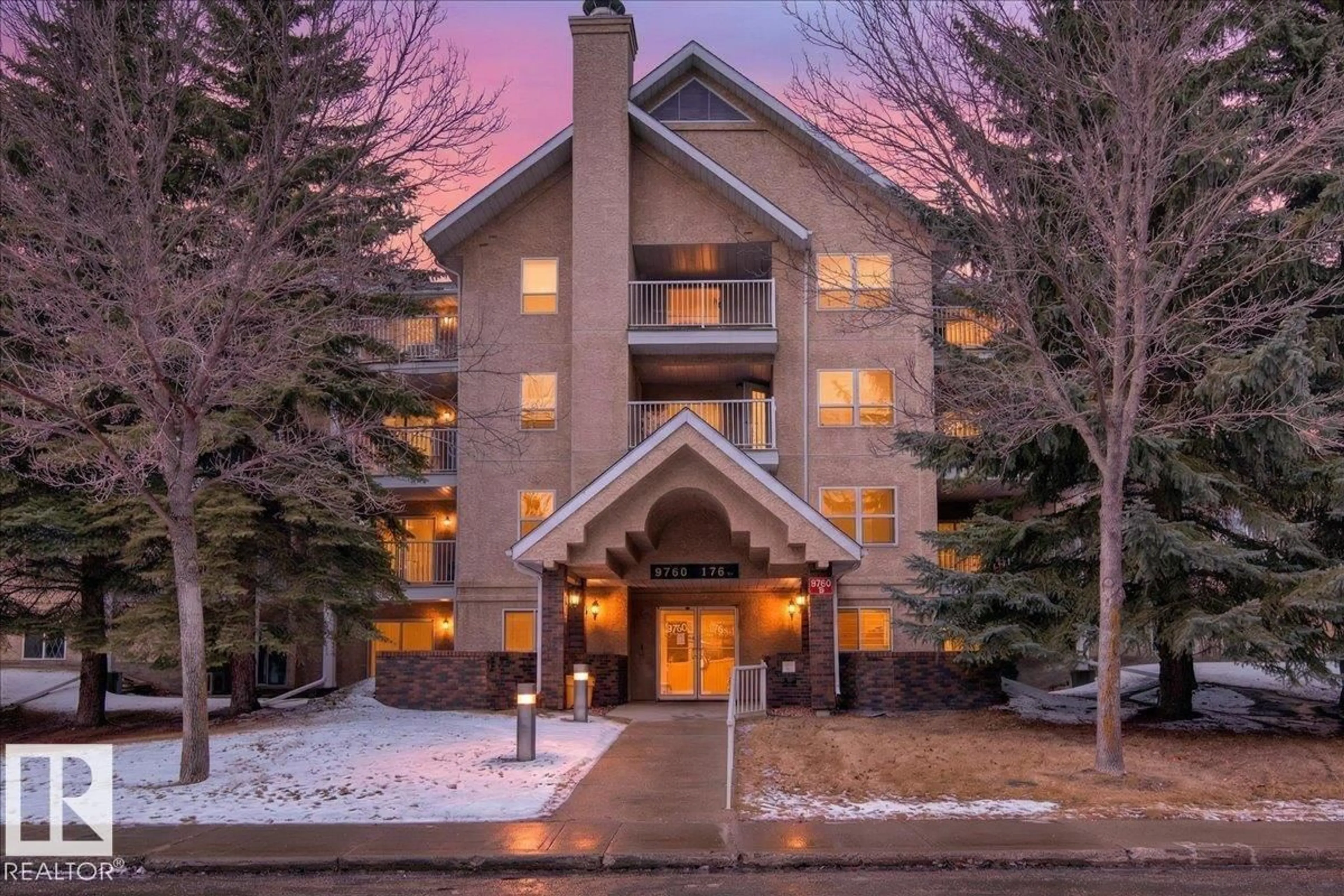 Indoor foyer for #302 - 9760 176 ST, Edmonton Alberta T5T5Z5