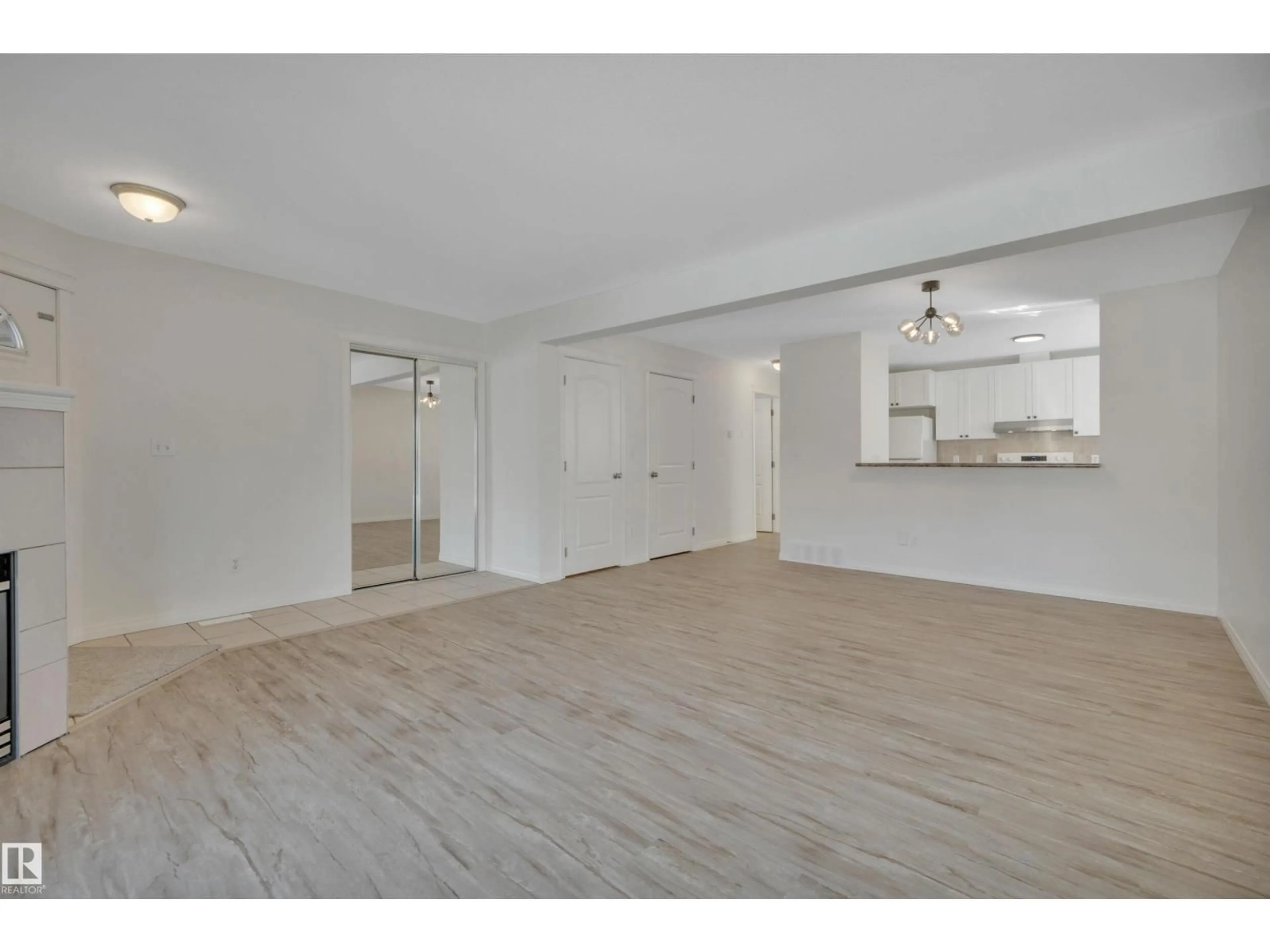 A pic of a room for 38 - 2505 42 ST NW, Edmonton Alberta T6L7G8