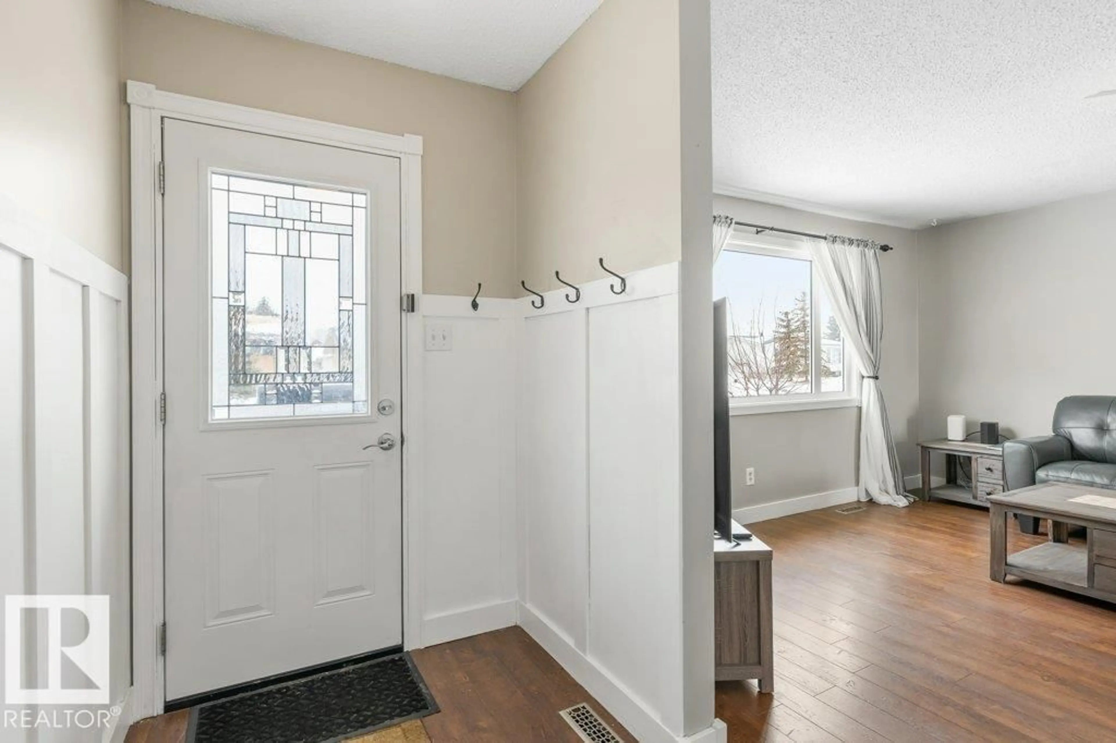 Indoor entryway for 8 PRINCESS DR, Lamont Alberta T0B2R0