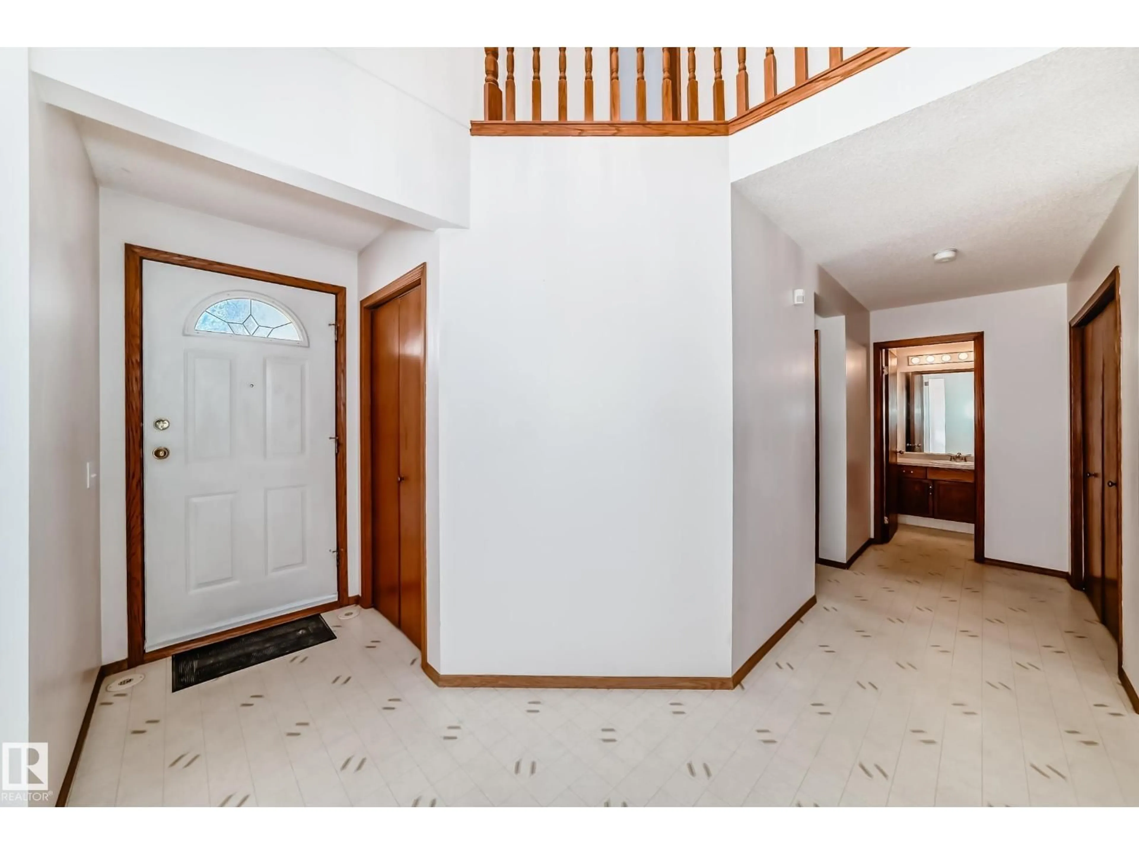 Indoor entryway for 5224 190 ST, Edmonton Alberta T6M2L2