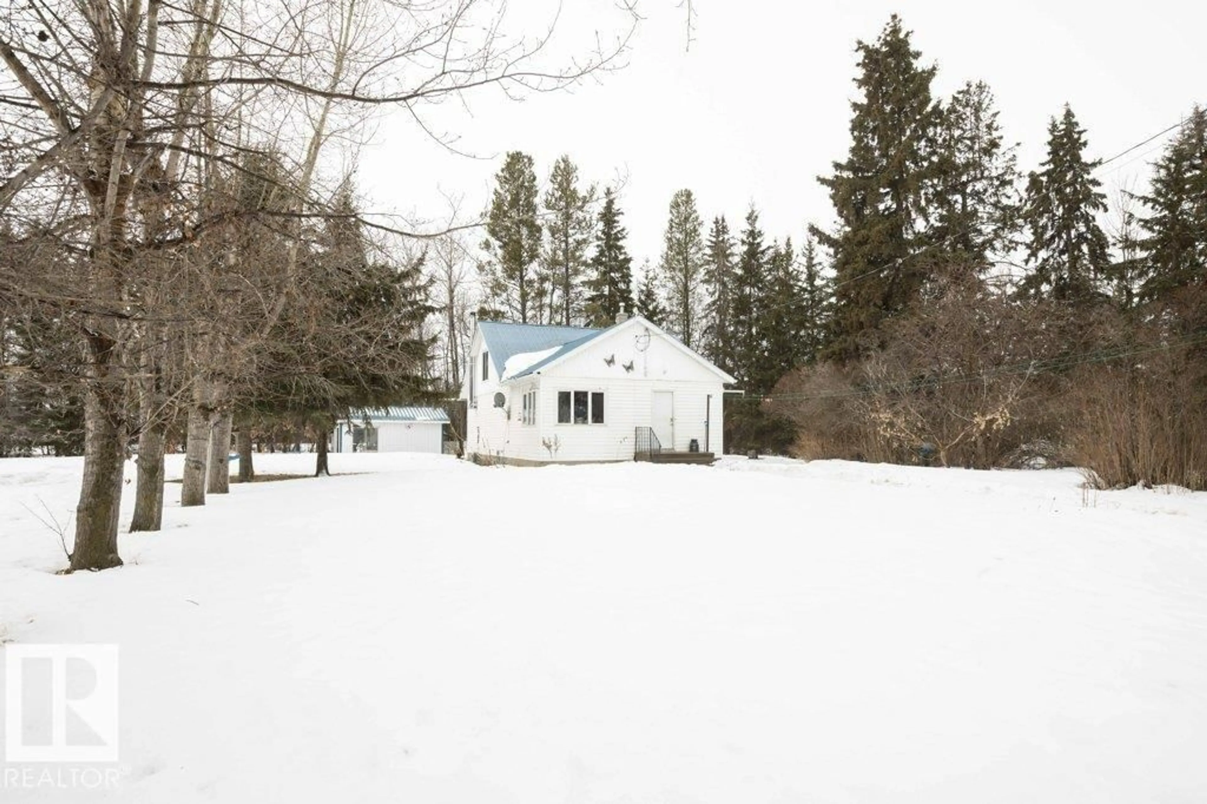 A pic from outside/outdoor area/front of a property/back of a property/a pic from drone, unknown for 60019 RR 273, Rural Westlock County Alberta T7P2P6