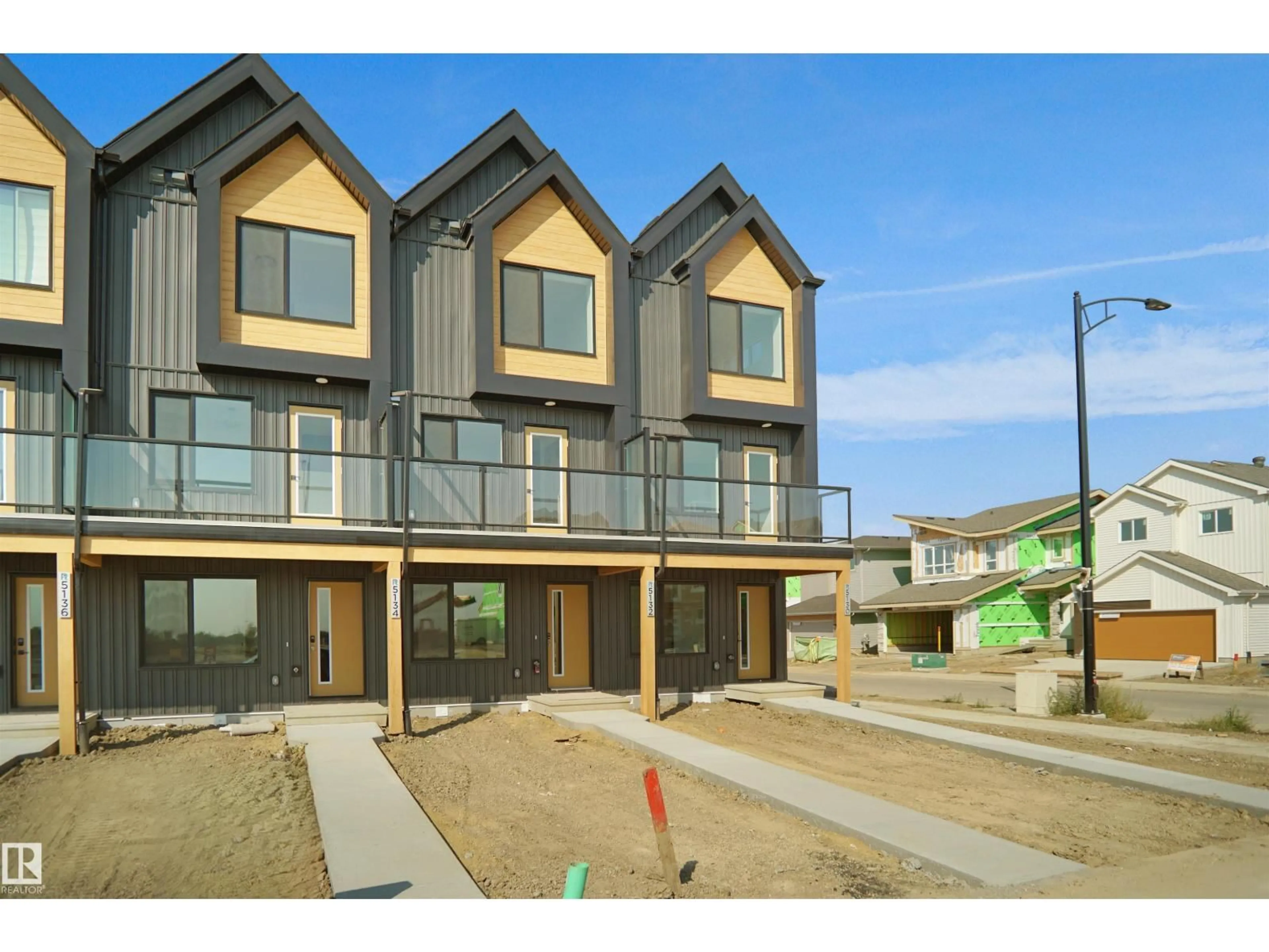 Unknown for 18720 18 AV, Edmonton Alberta T6M3A8