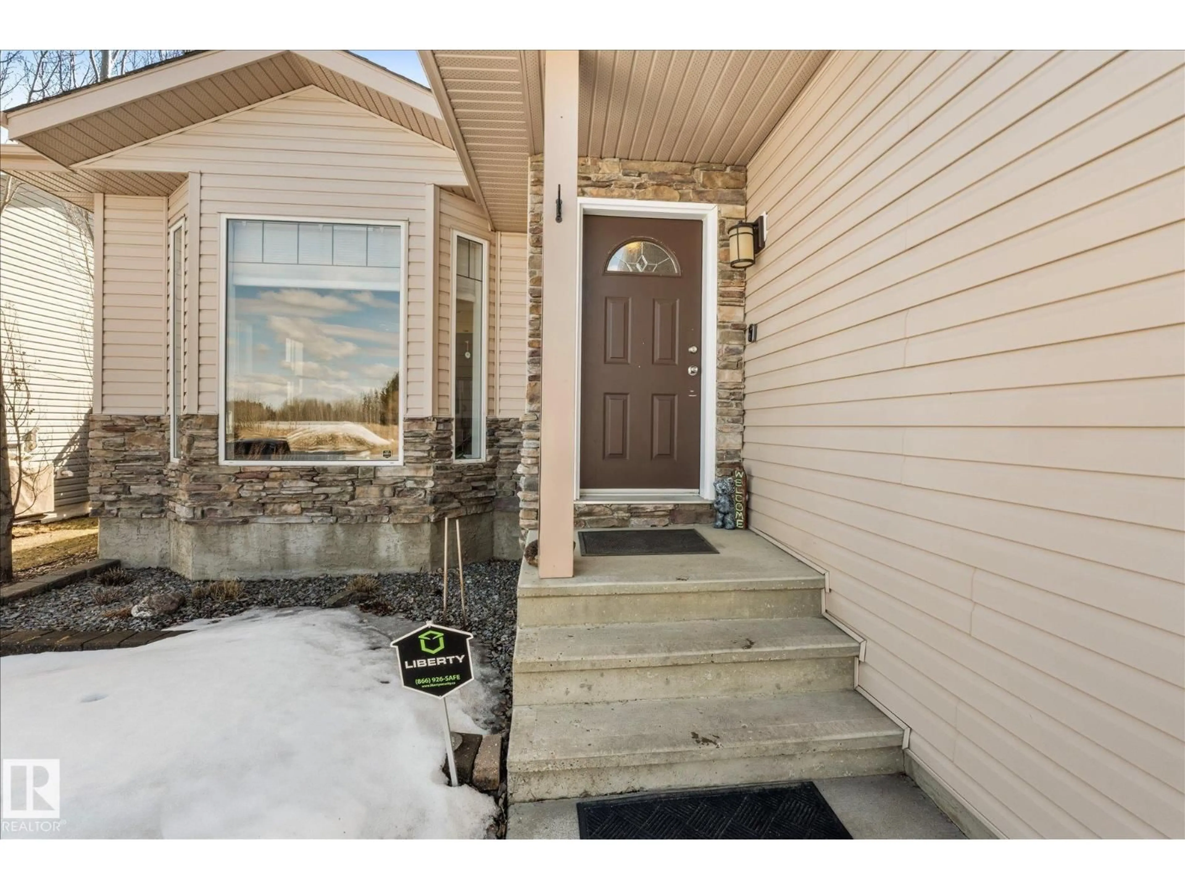 Indoor entryway for 4815 53 AV, Thorsby Alberta T0C2P0