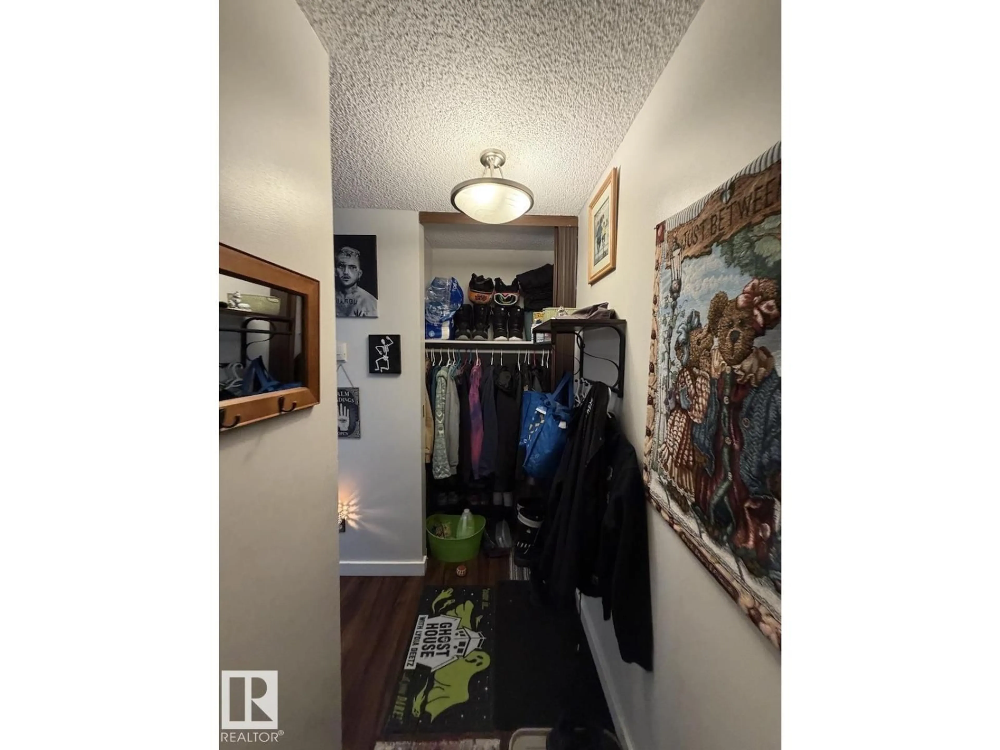 Indoor entryway for 57 - 201 BROWN ST, Stony Plain Alberta T7Z1P2