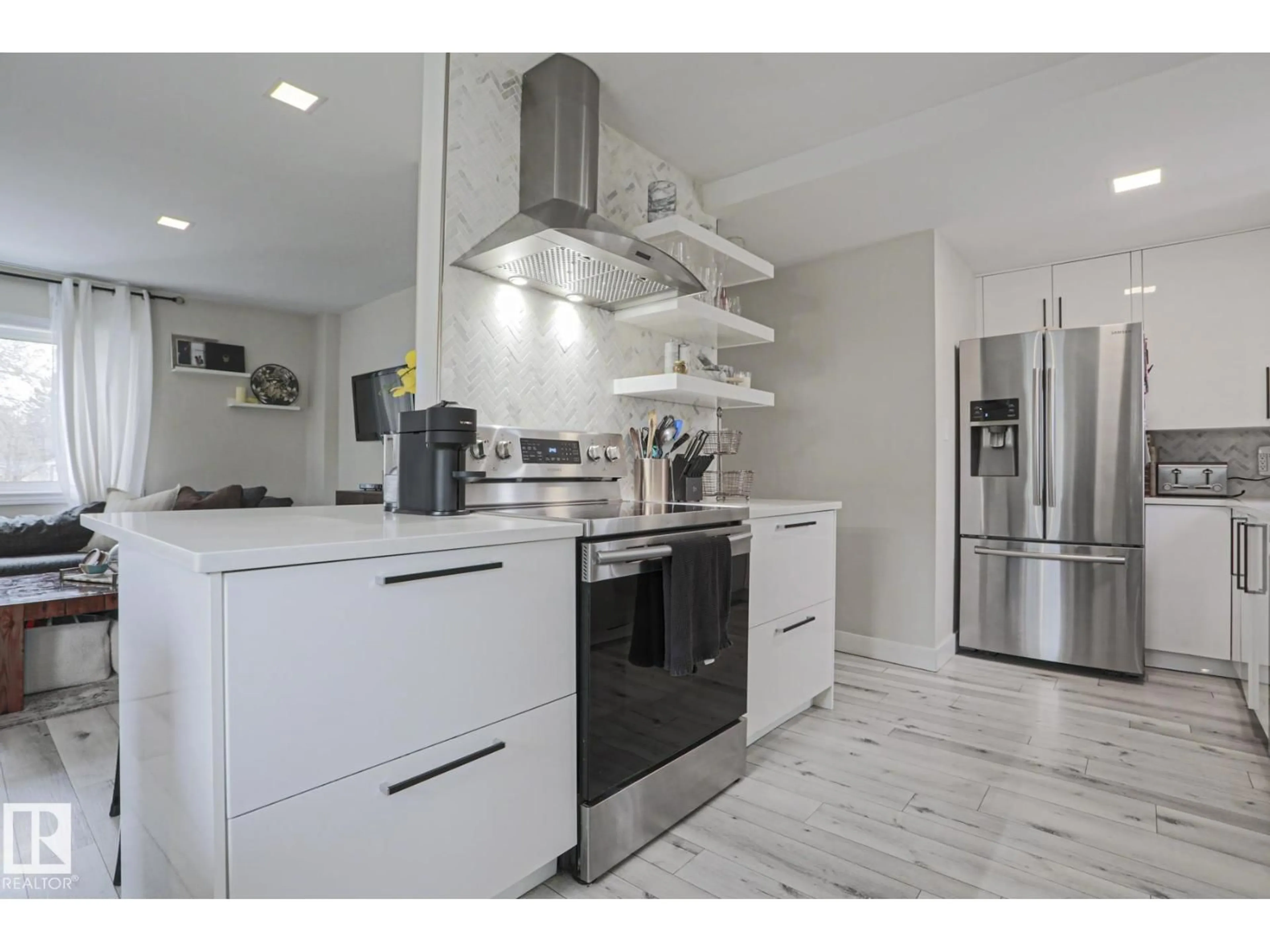 Contemporary kitchen, ceramic/tile floor for 9319 92 ST, Edmonton Alberta T6C3R7