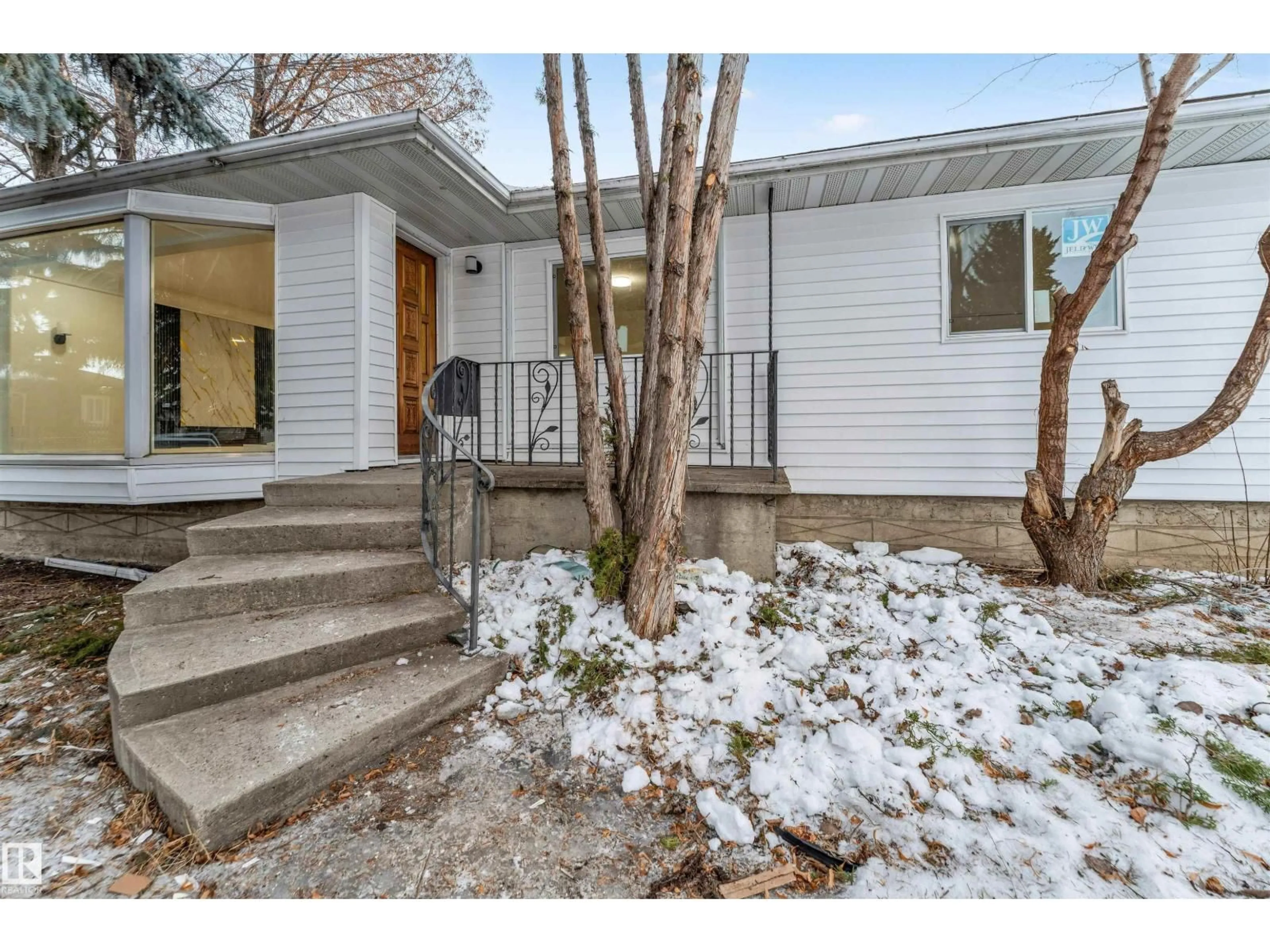 Unknown for NW - 12423 91 ST, Edmonton Alberta T5B4C7