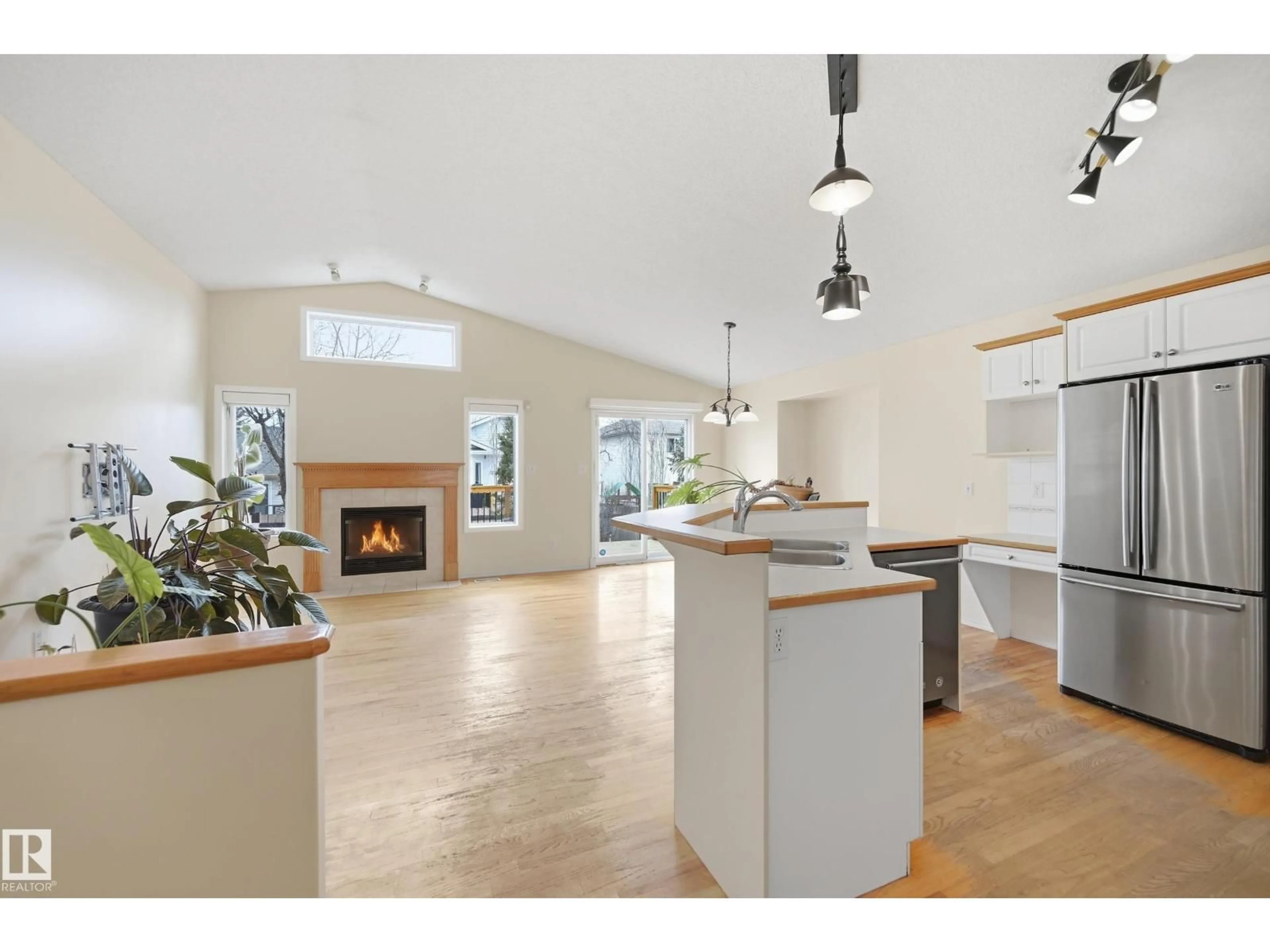 Open concept kitchen, unknown for 18 DAULTON CR, St. Albert Alberta T8N6H1