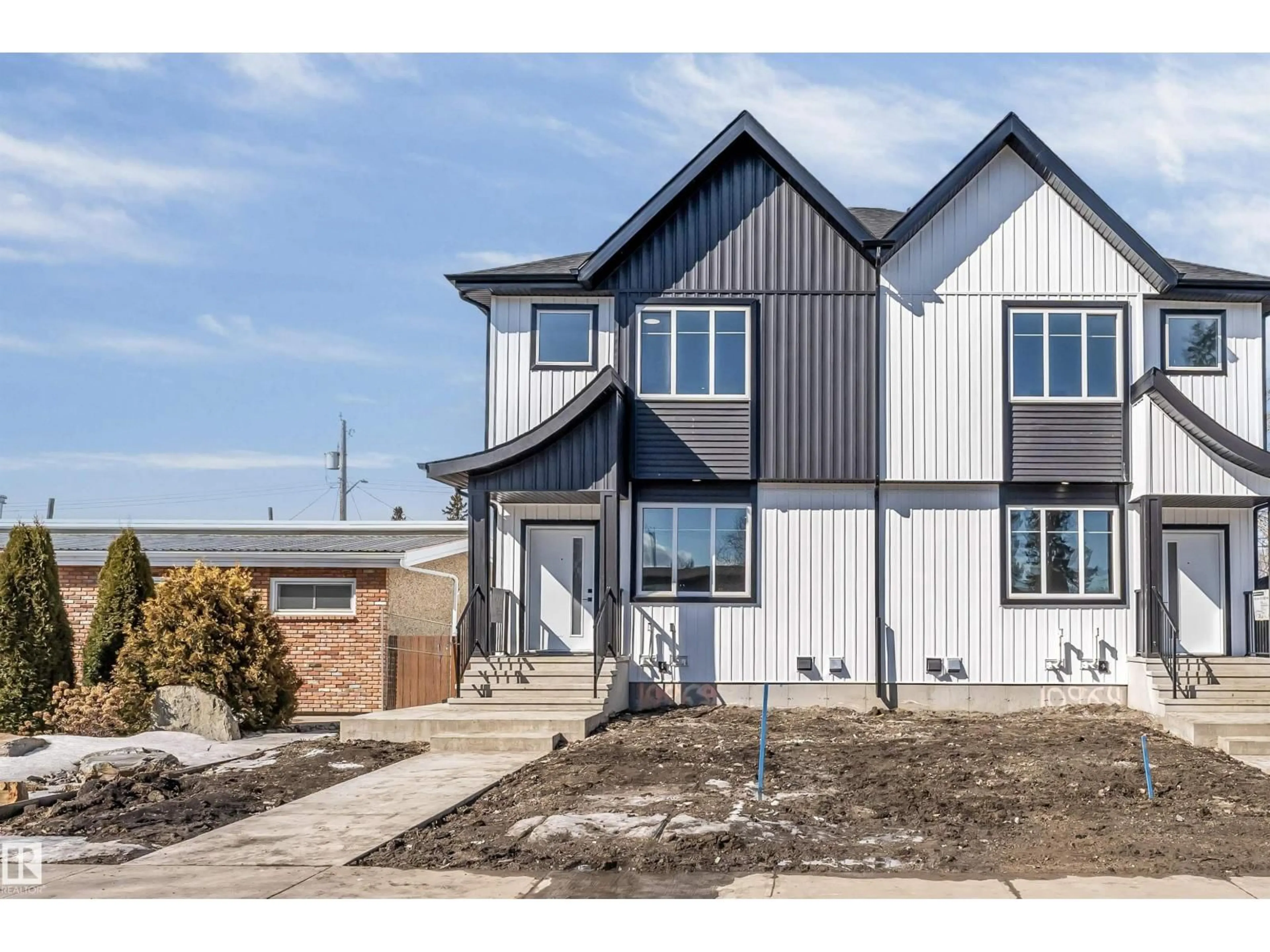 Home with vinyl exterior material, unknown for NW - 10962 157 ST, Edmonton Alberta T5P2W3