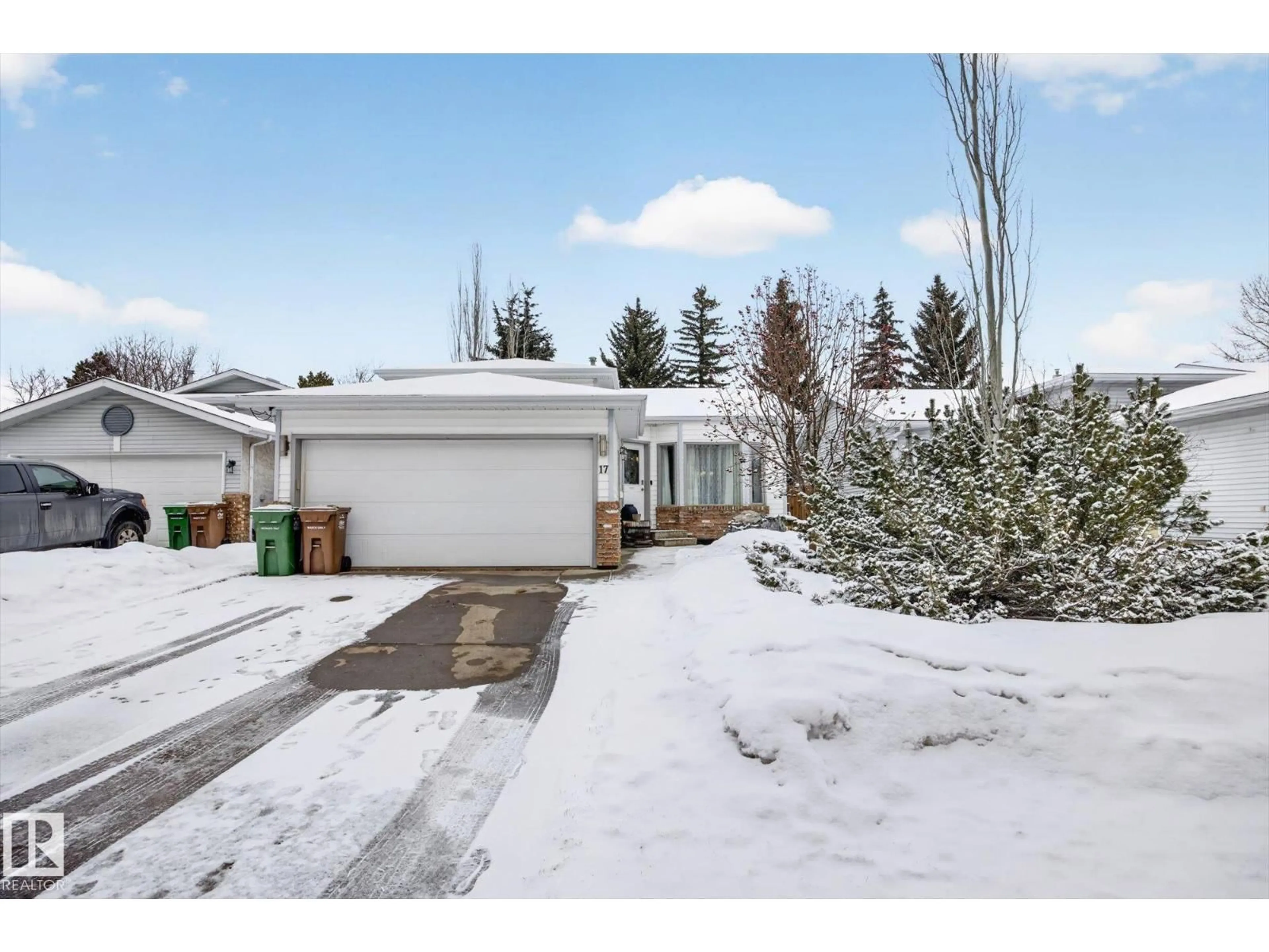 A pic from outside/outdoor area/front of a property/back of a property/a pic from drone, street for 17 LEPINE PL, St. Albert Alberta T8N4M9