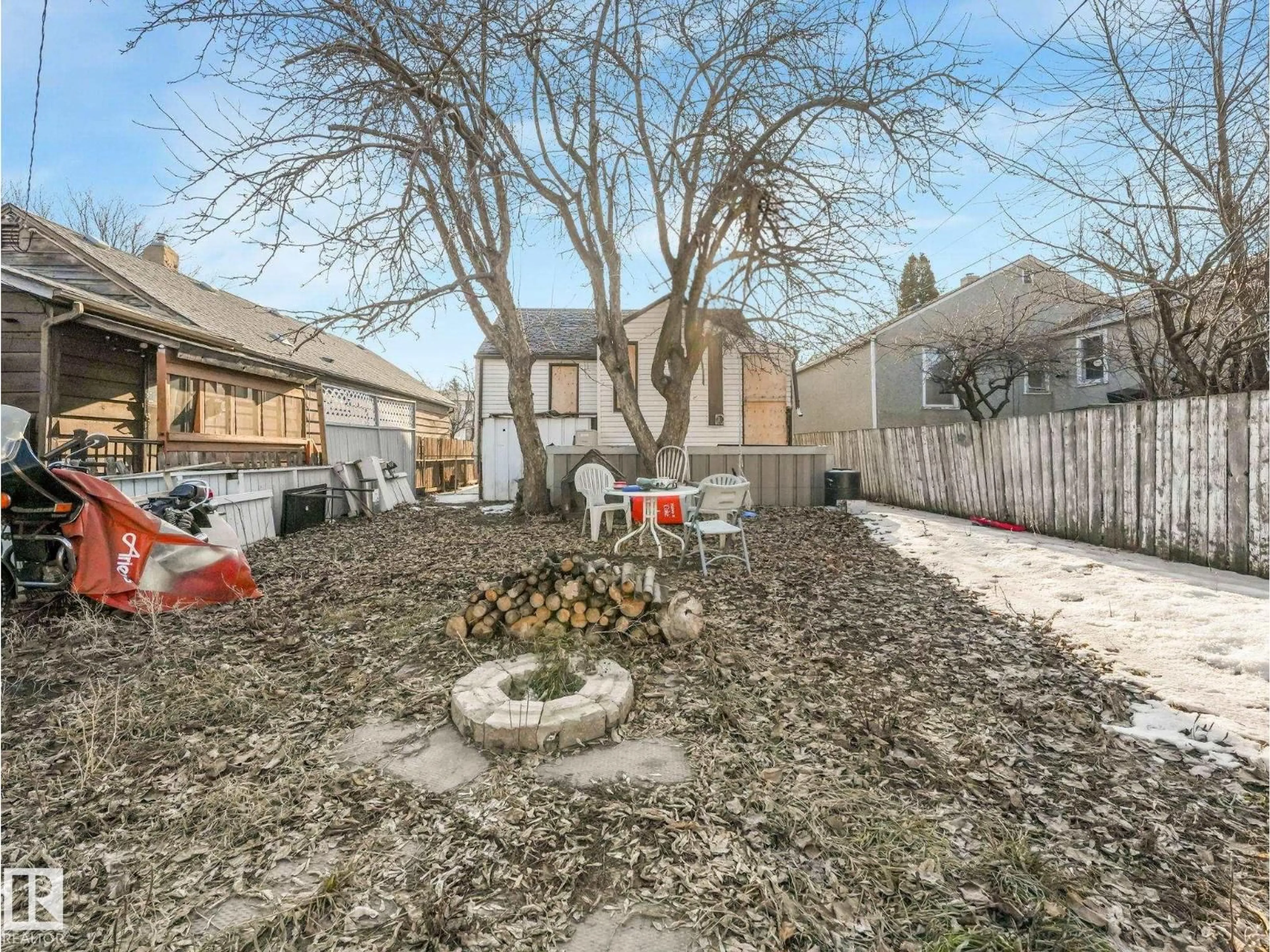 A pic from outside/outdoor area/front of a property/back of a property/a pic from drone, street for 11706 80 ST, Edmonton Alberta T5B2N5