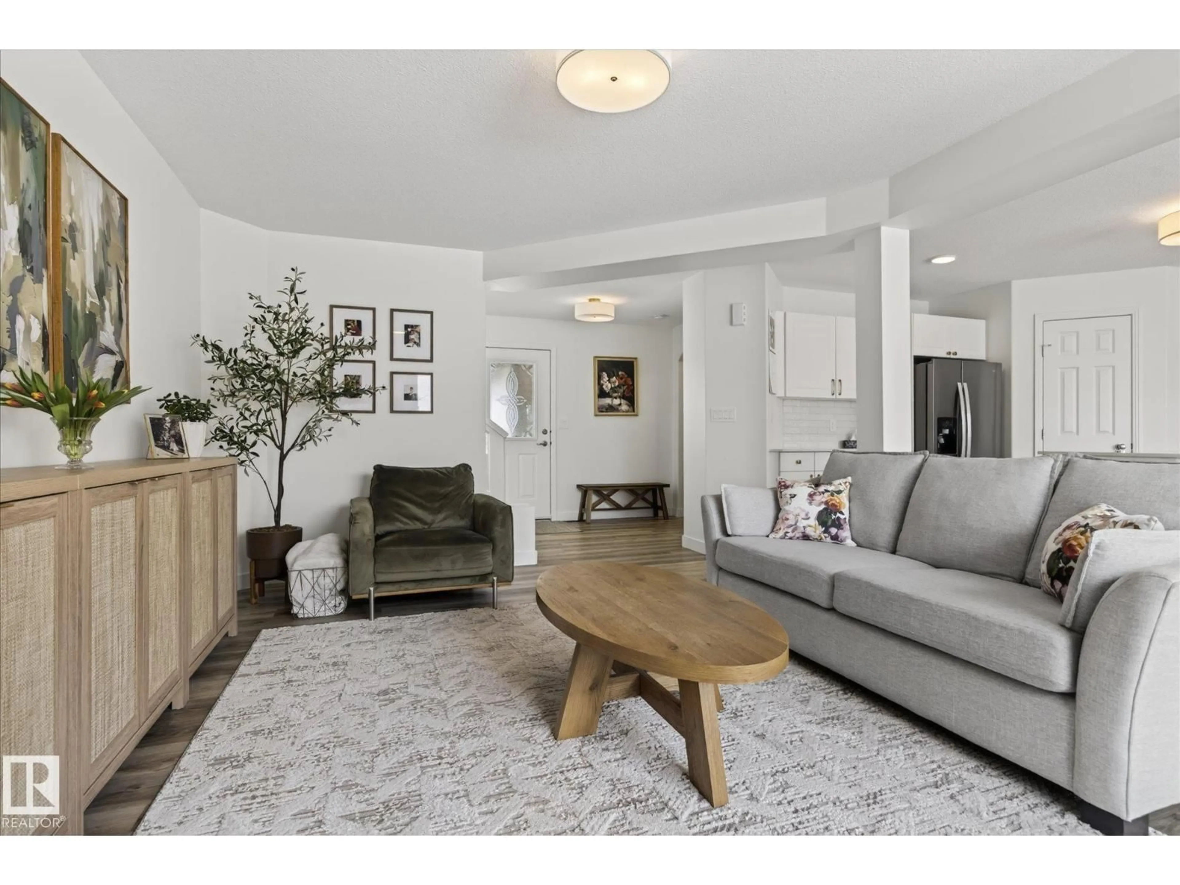 Living room with furniture, unknown for 7 ESCADA CL, St. Albert Alberta T8N6X5