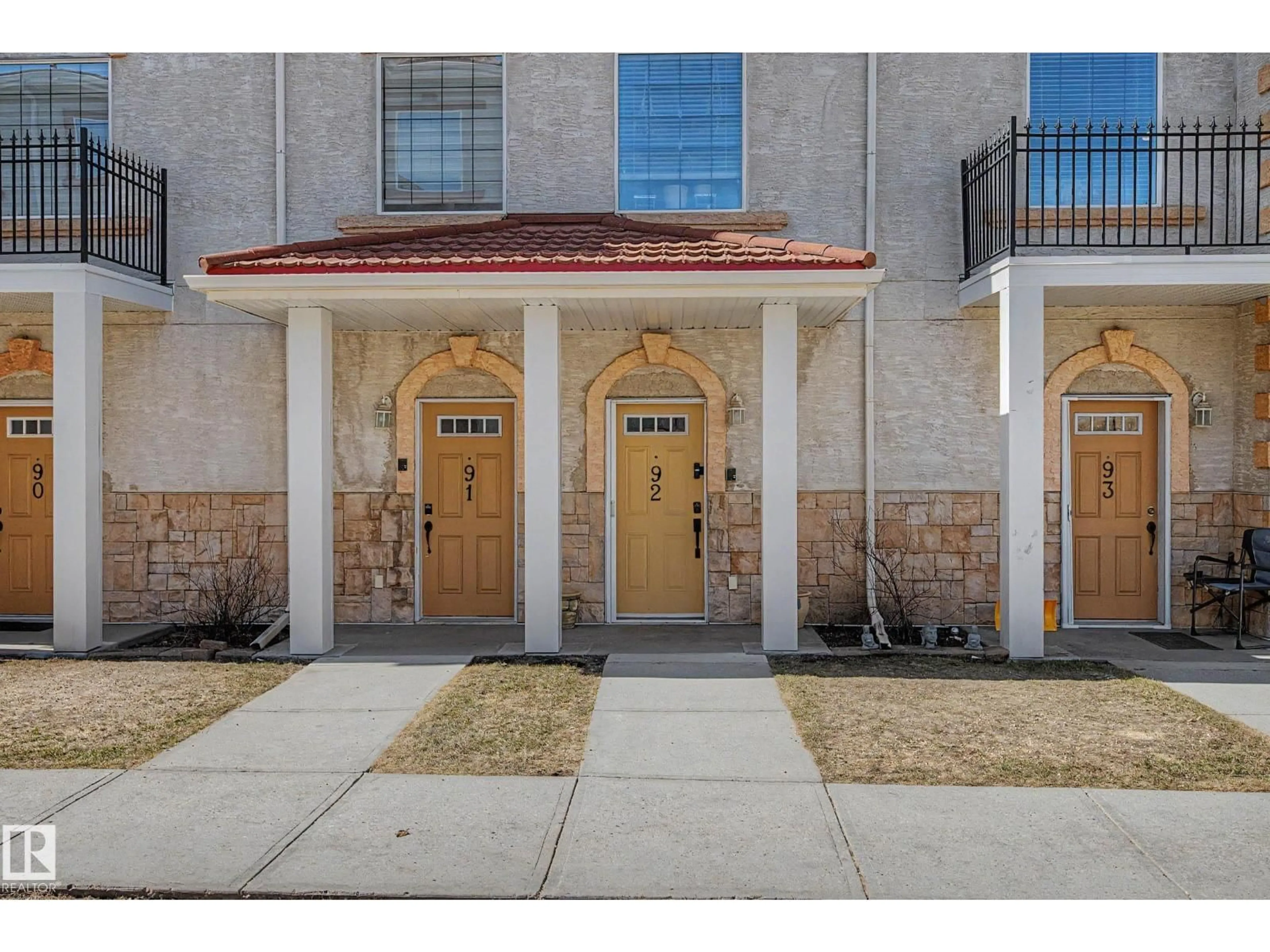 Indoor entryway for 92 - 13825 155 AV, Edmonton Alberta T6V0B8
