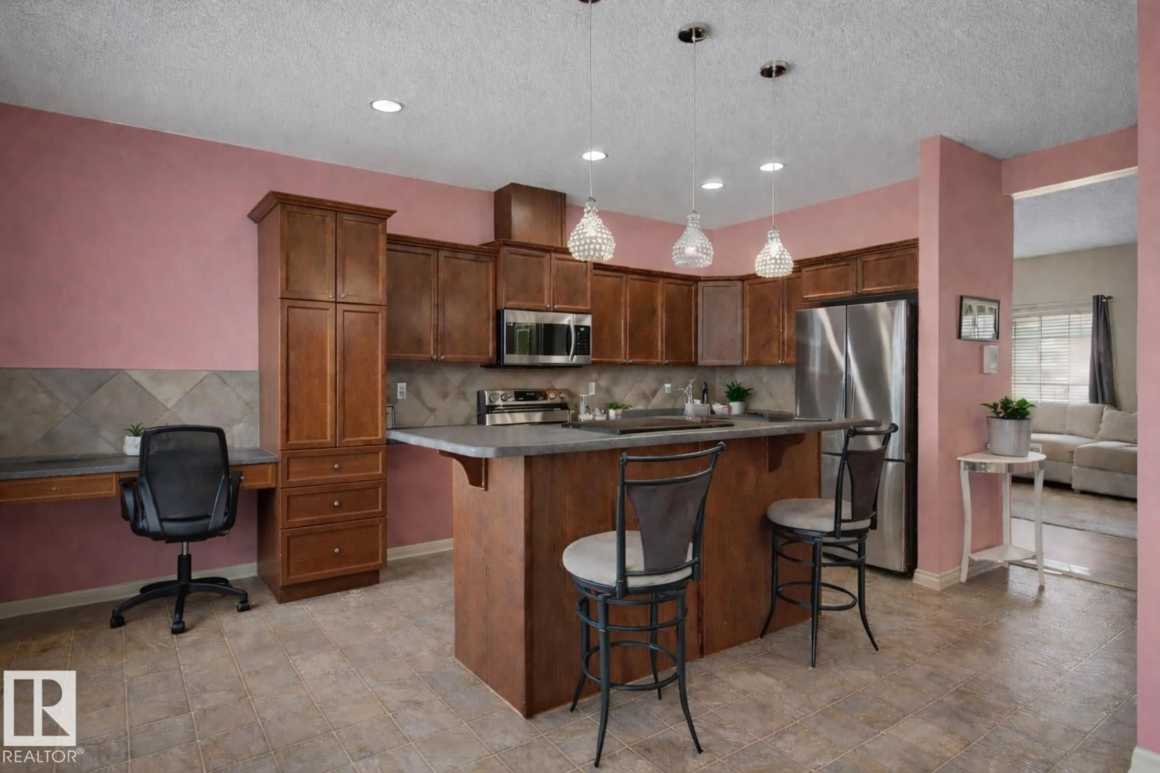 Standard kitchen, ceramic/tile floor for 92 - 13825 155 AV, Edmonton Alberta T6V0B8