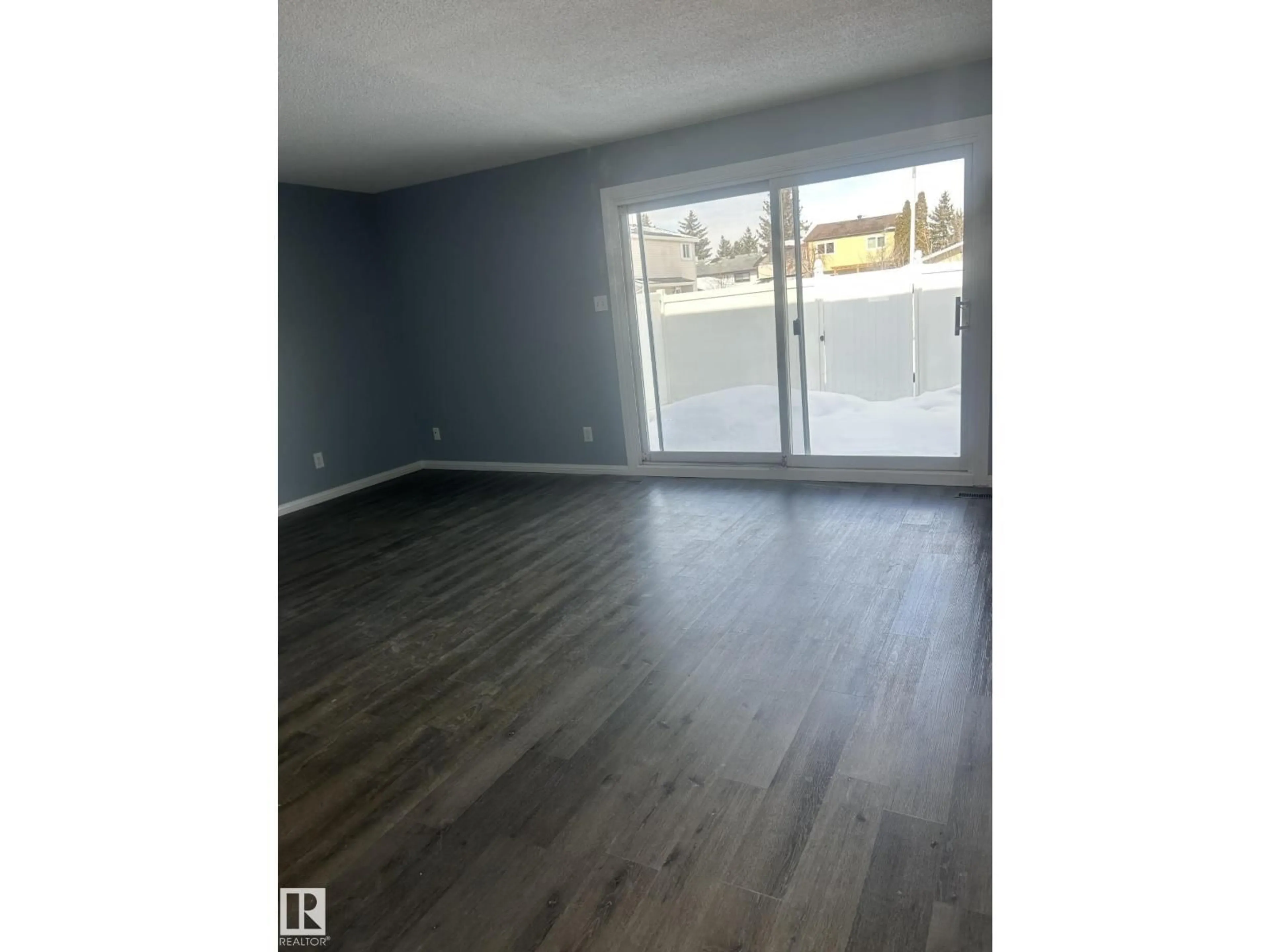 A pic of a room for 11504 139 AV, Edmonton Alberta T5X3L4